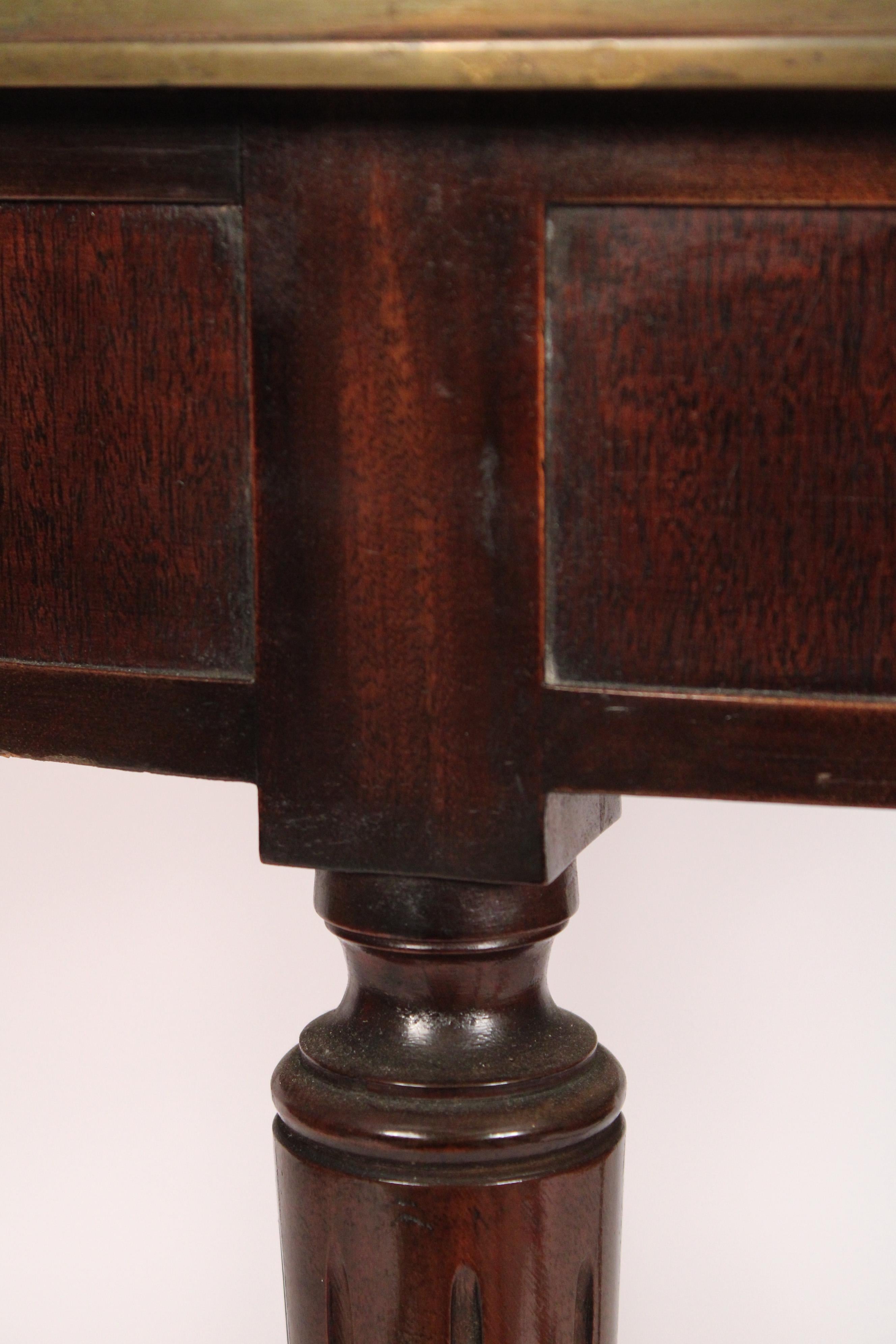 Mesa Bouillotte de Caoba Estilo Luis XVI 3