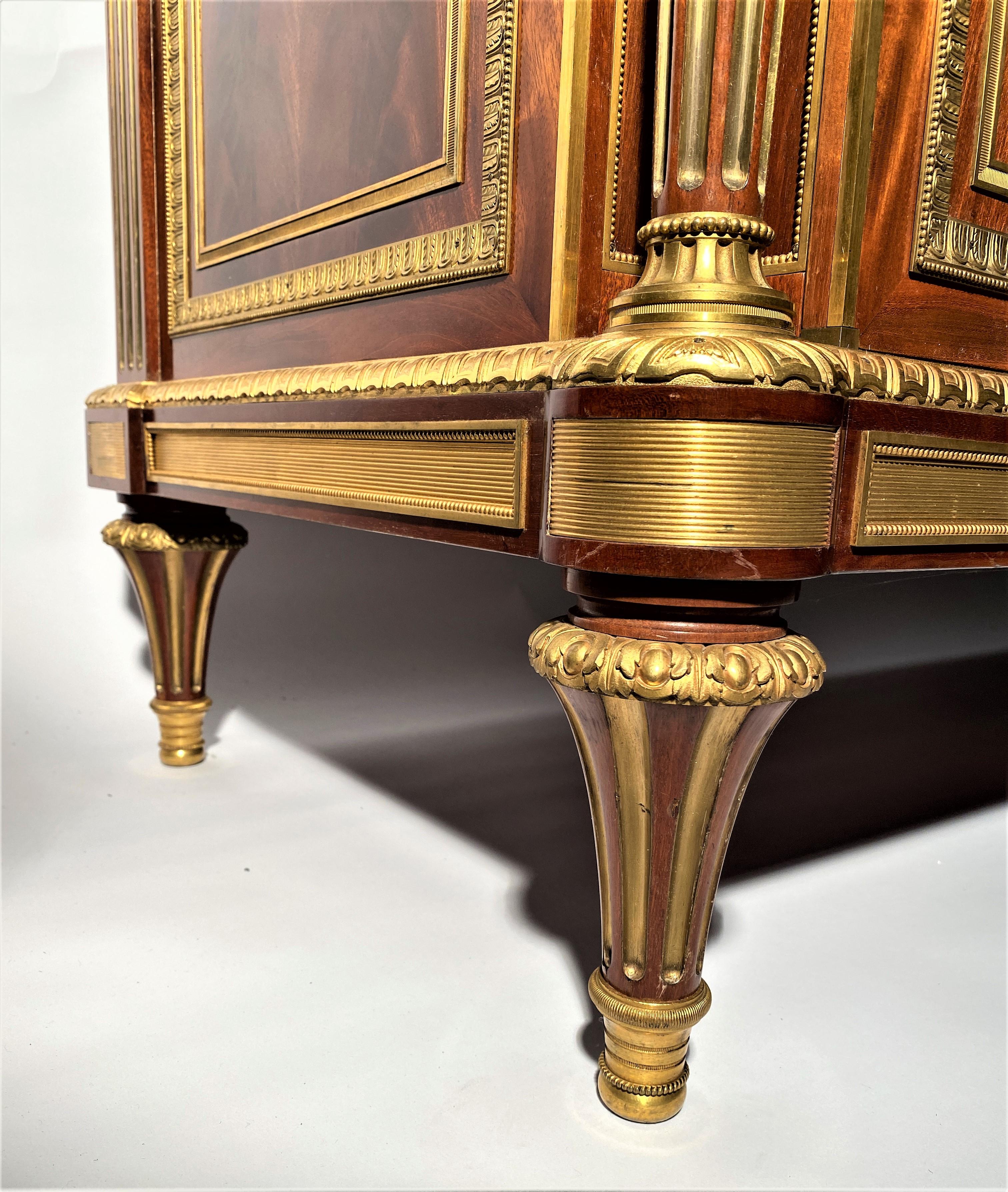 Louis XVI Style Mahogany Commode, Attributed to Henry Dasson For Sale 4