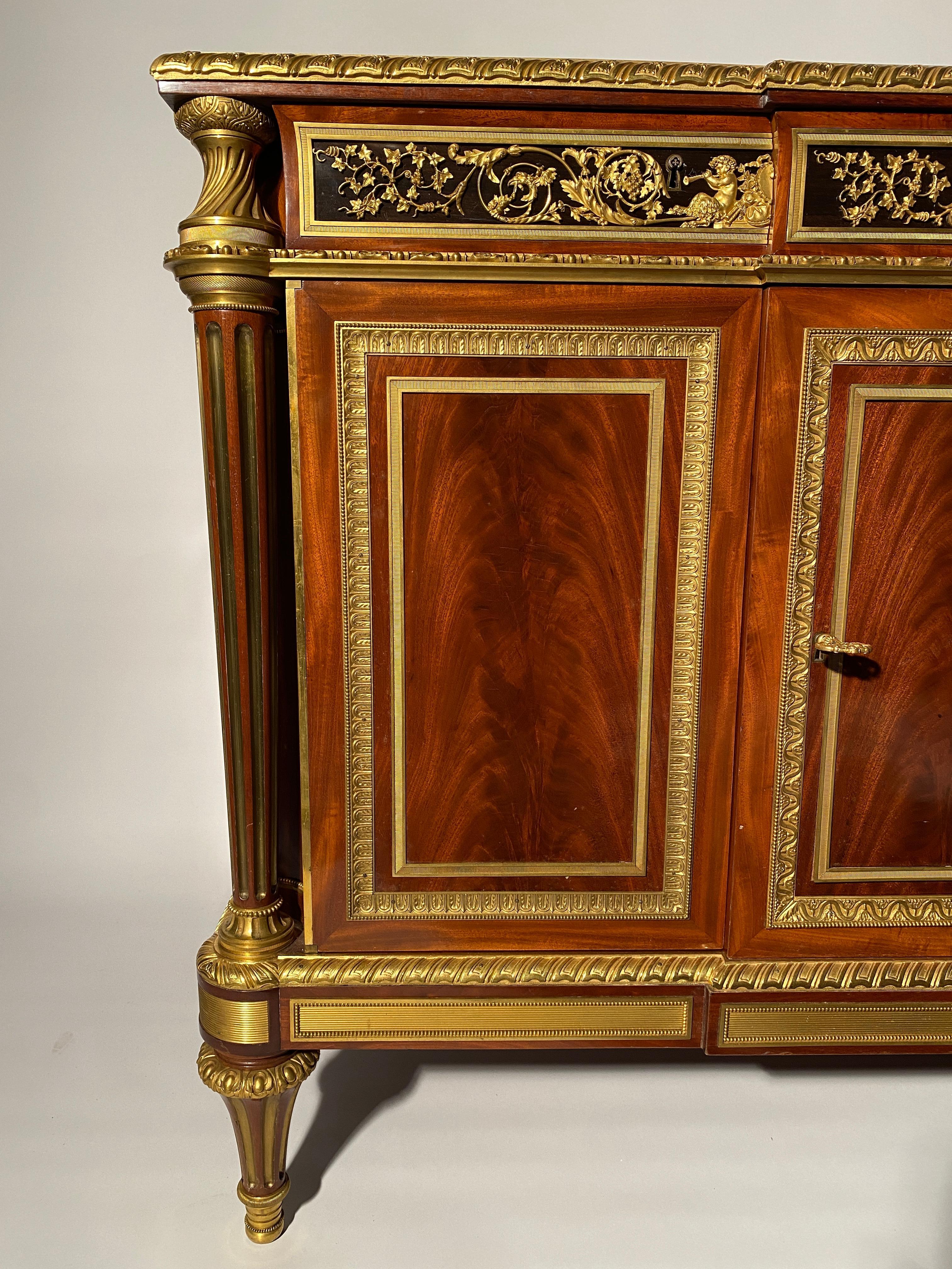 Louis XVI Style Mahogany Commode, Attributed to Henry Dasson For Sale 3