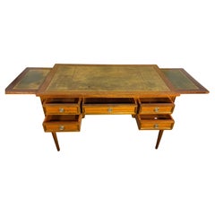 Bureau de style Louis XVI avec surface d'écriture en cuir et rallonges