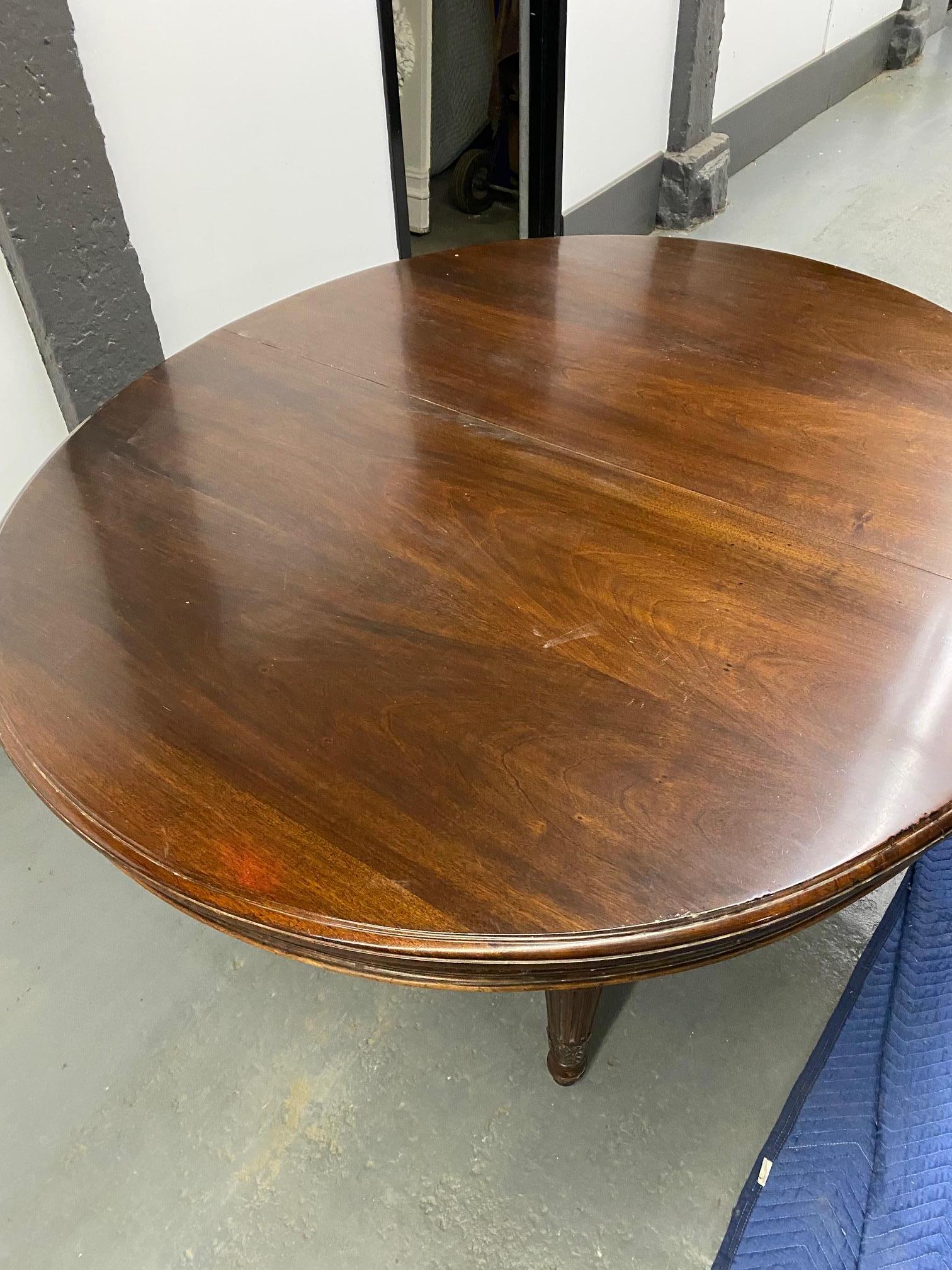 Louis XVI Style Mahogany Dining Table For Sale 1