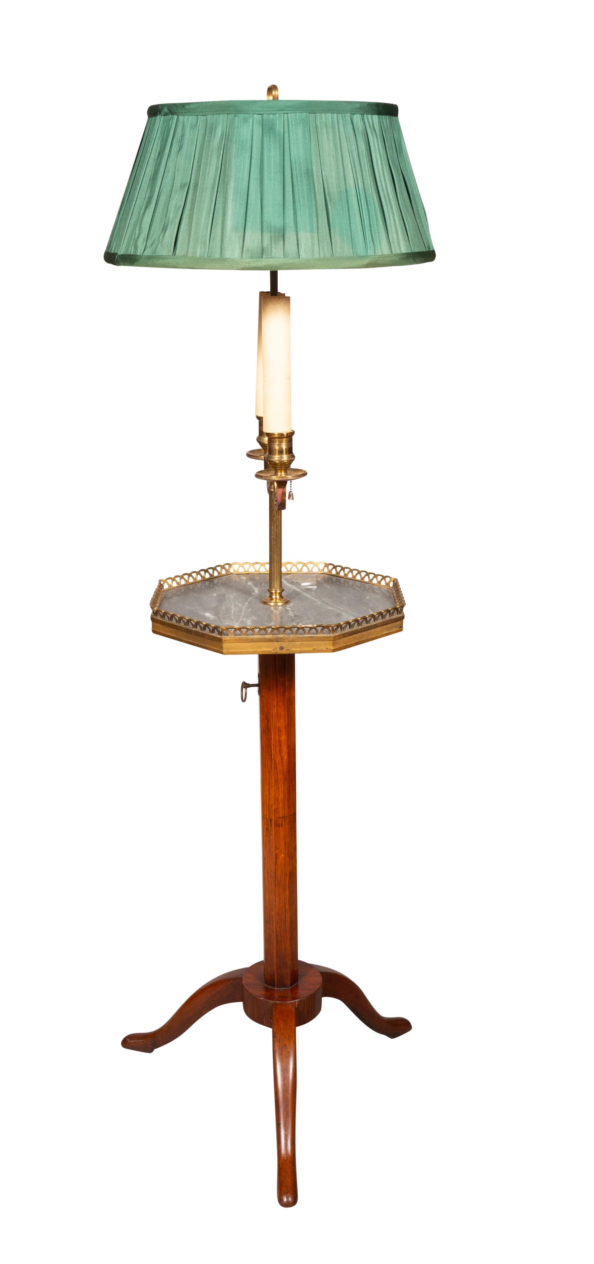 Louis XVI Stil Mahagoni Stehlampe im Angebot 2