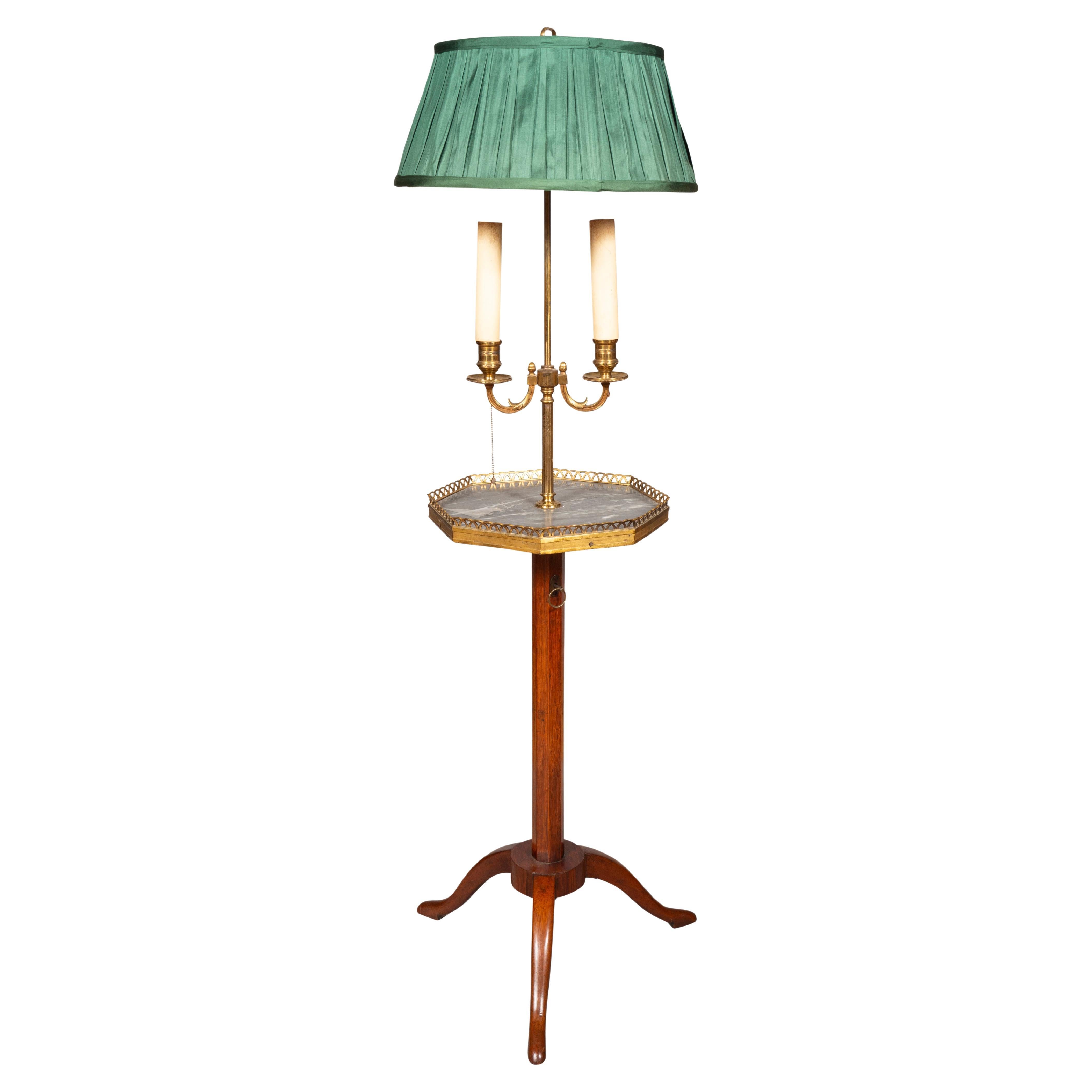 Lampadaire en acajou de style Louis XVI en vente