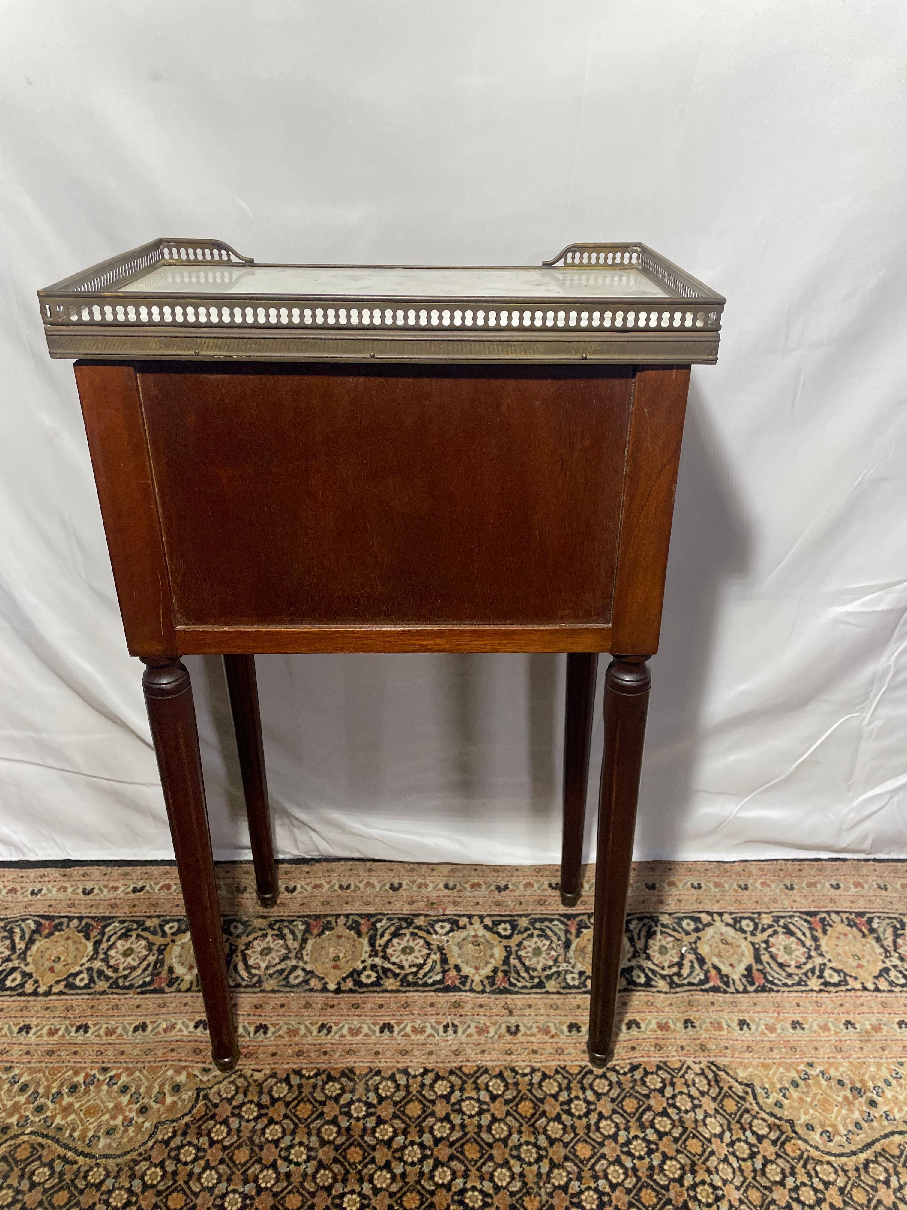 Brass Louis XVI-Style Mahogany Nightstand with Marble Top For Sale