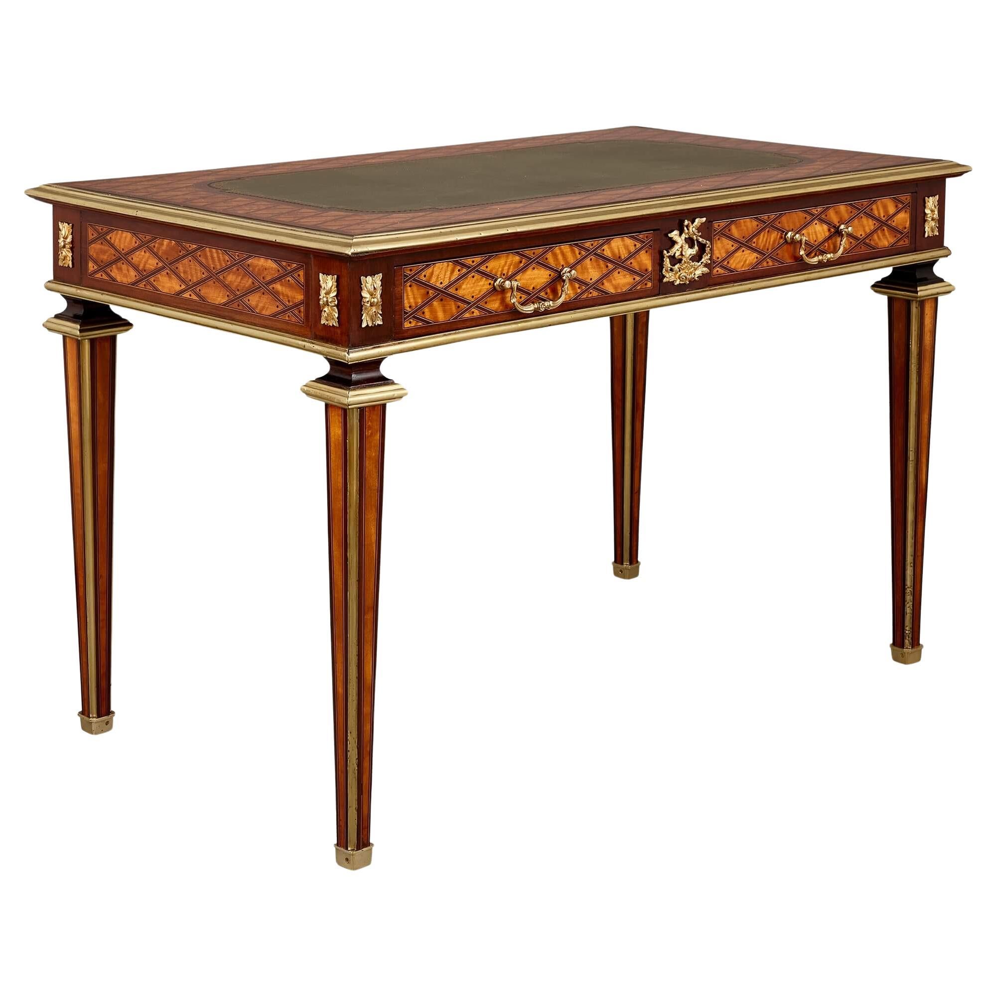 Schreibtisch im Louis-XVI-Stil aus Mahagoni, Seidenholz, Ebenholz und Goldbronze von D. Ross im Angebot