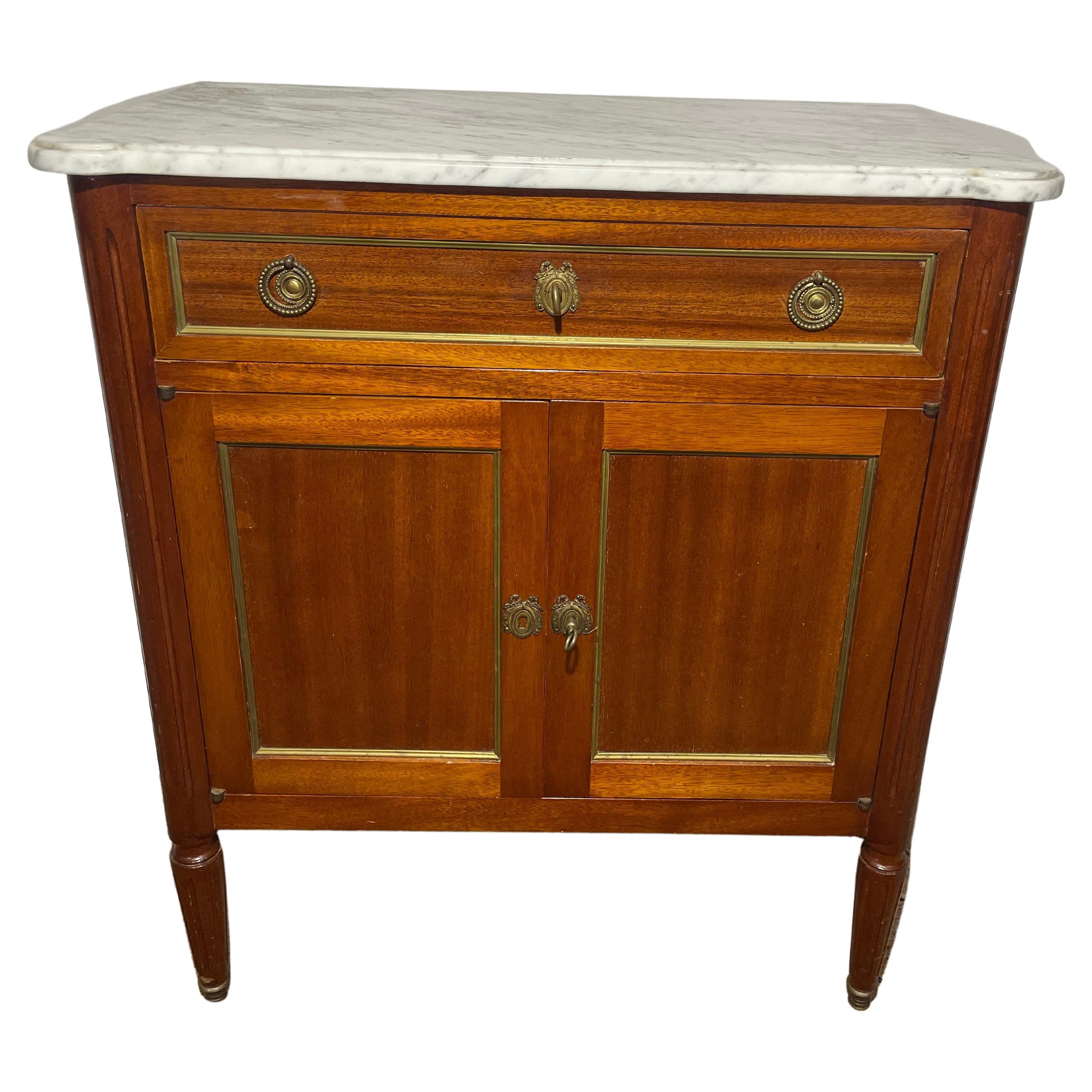 Buffet de style Louis XVI avec plateau en marbre