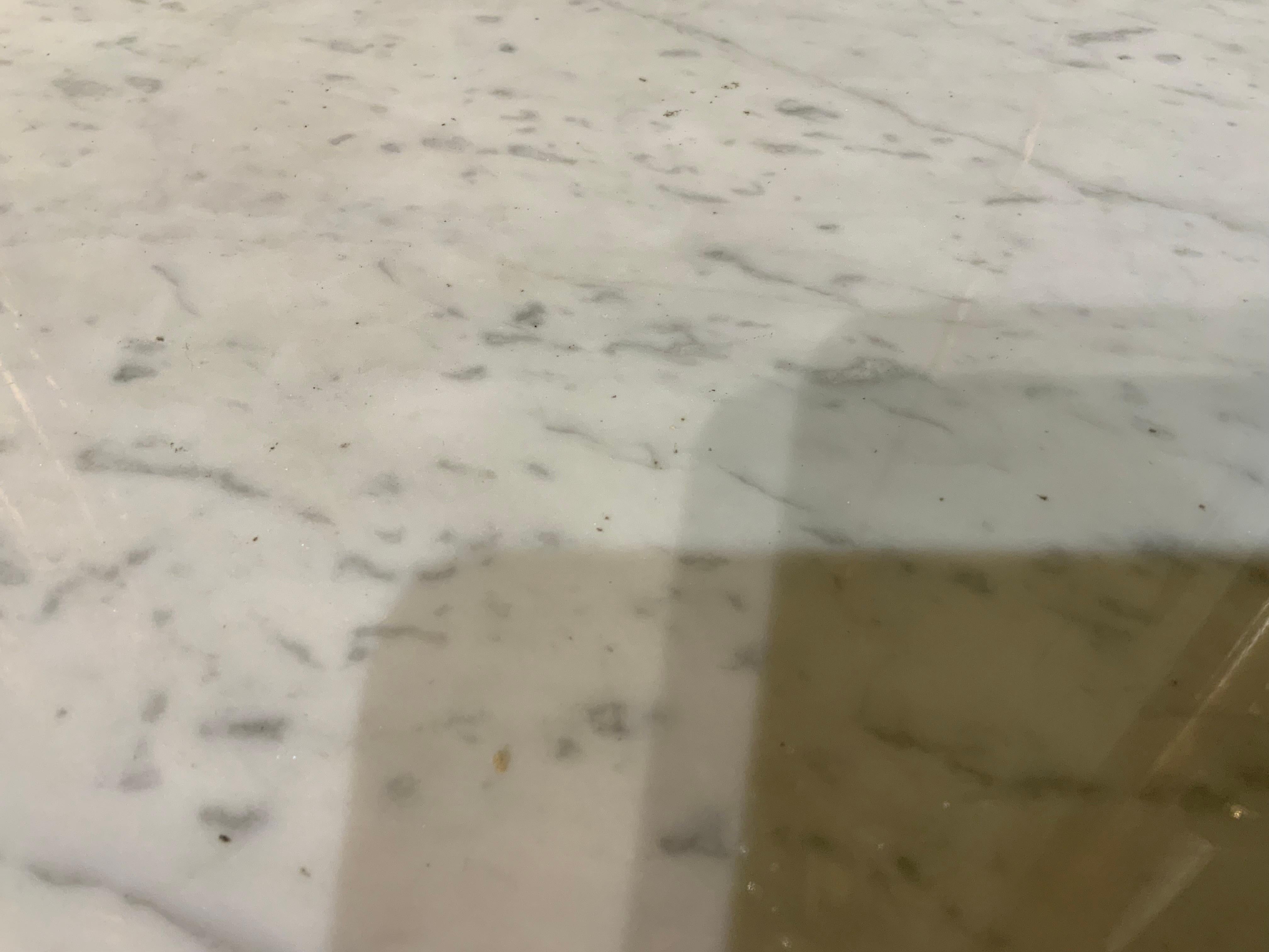 Buffet de style Louis XVI, avec plateau en marbre blanc en vente 2