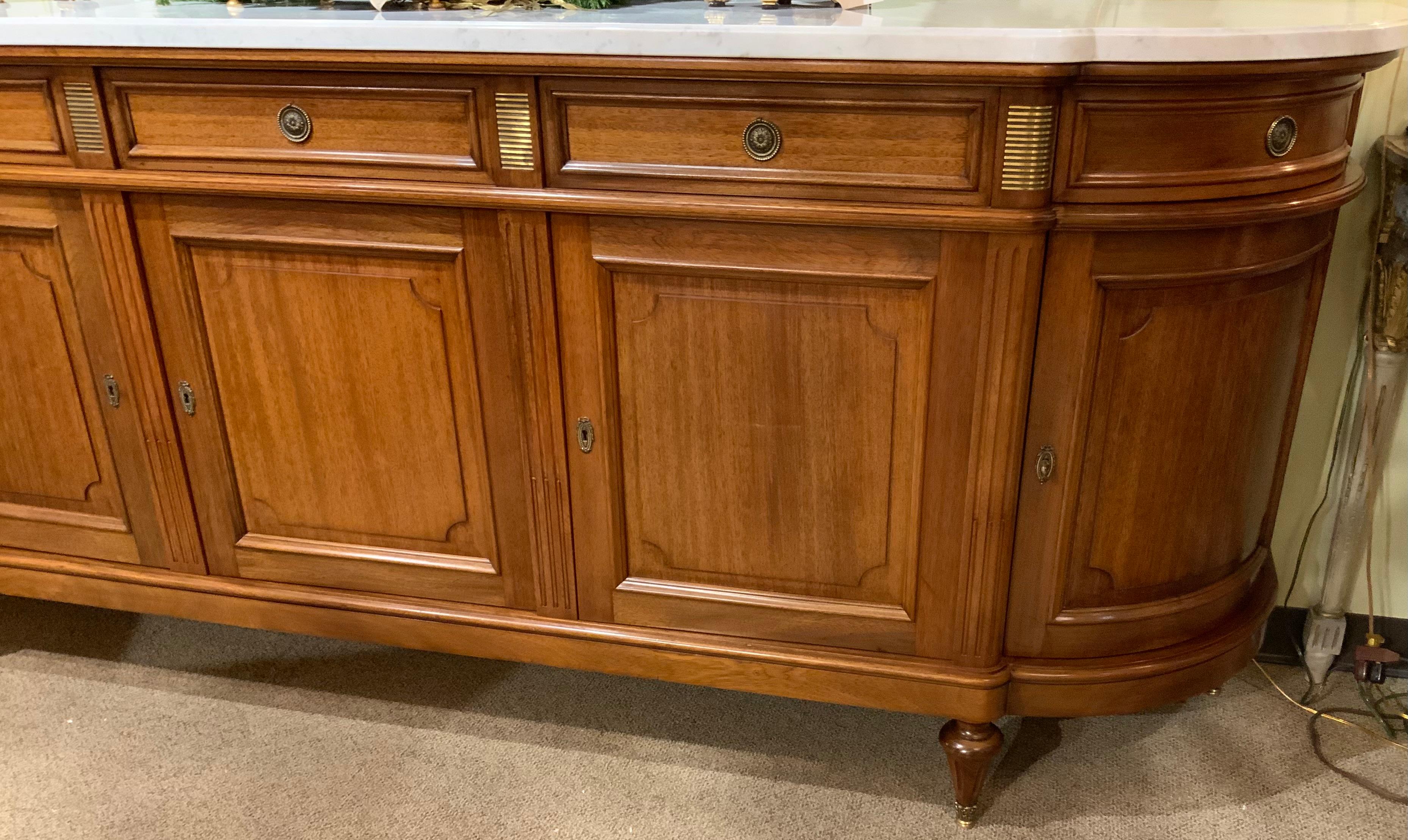 Buffet de style Louis XVI, avec plateau en marbre blanc en vente 3