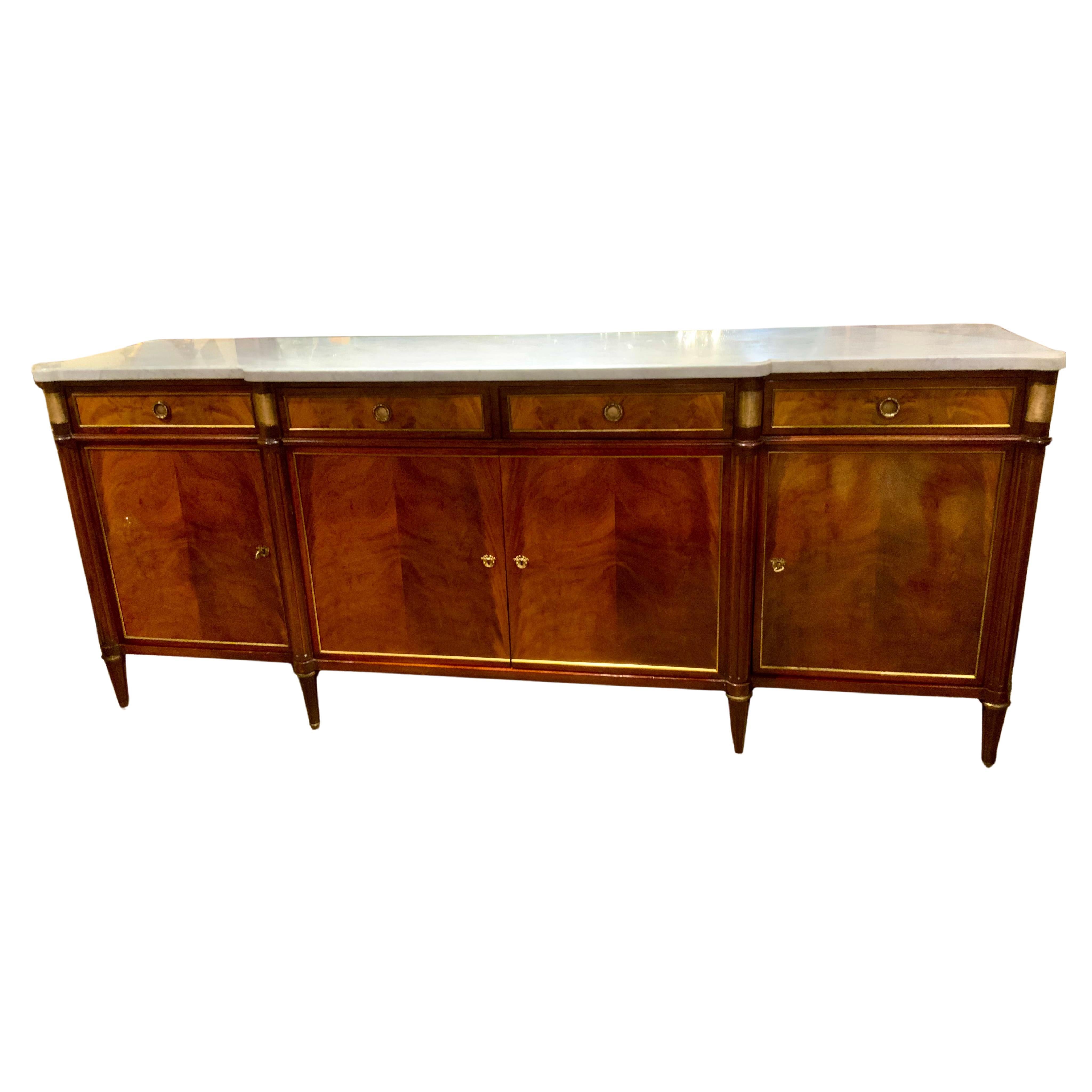 Buffet de style Louis XVI avec plateau en marbre blanc