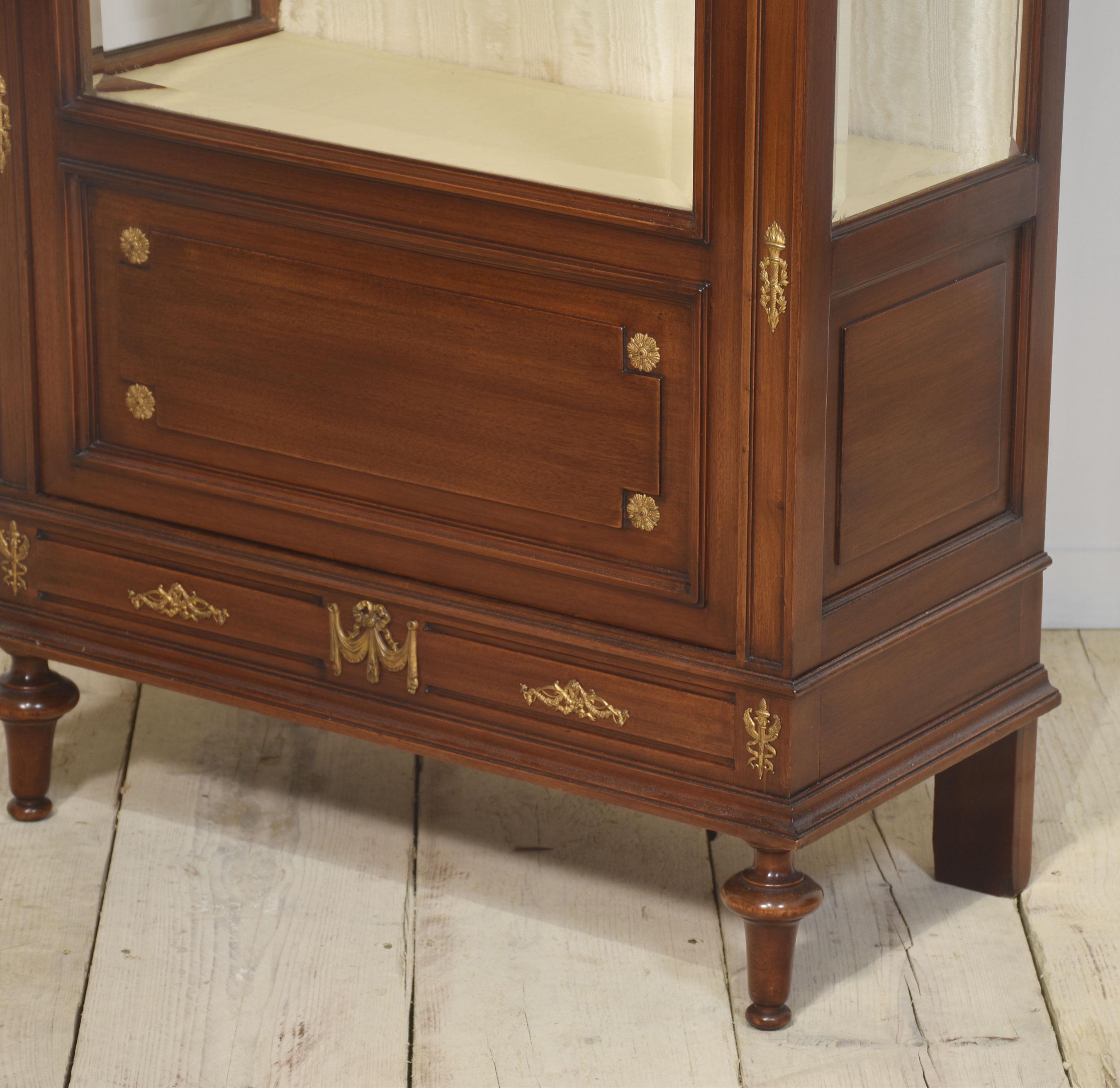 Louis XVI style mahogany vitrine display cabinet For Sale 7