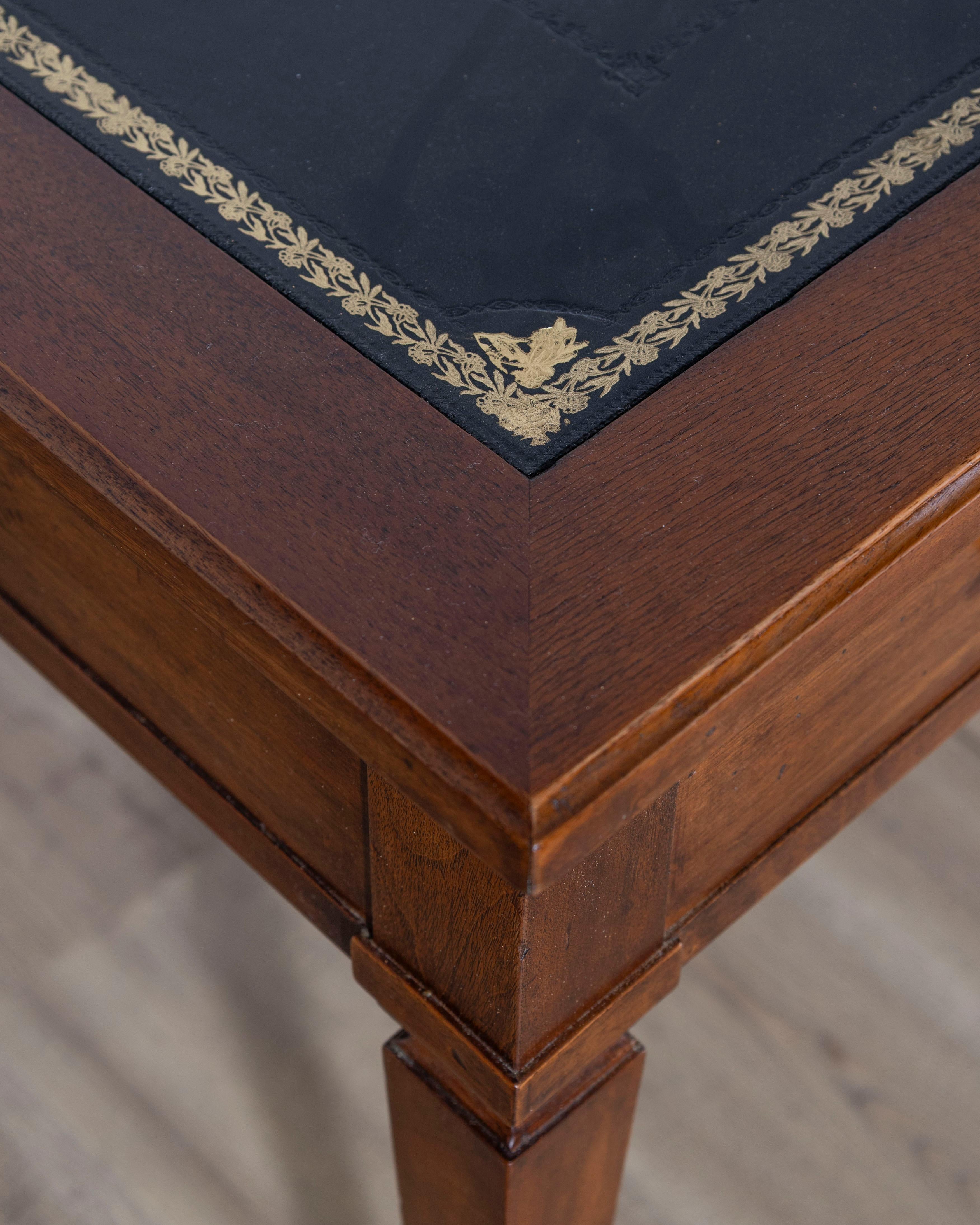 Louis XVI-Style Mahogany Writing Desk with Leather Top For Sale 3