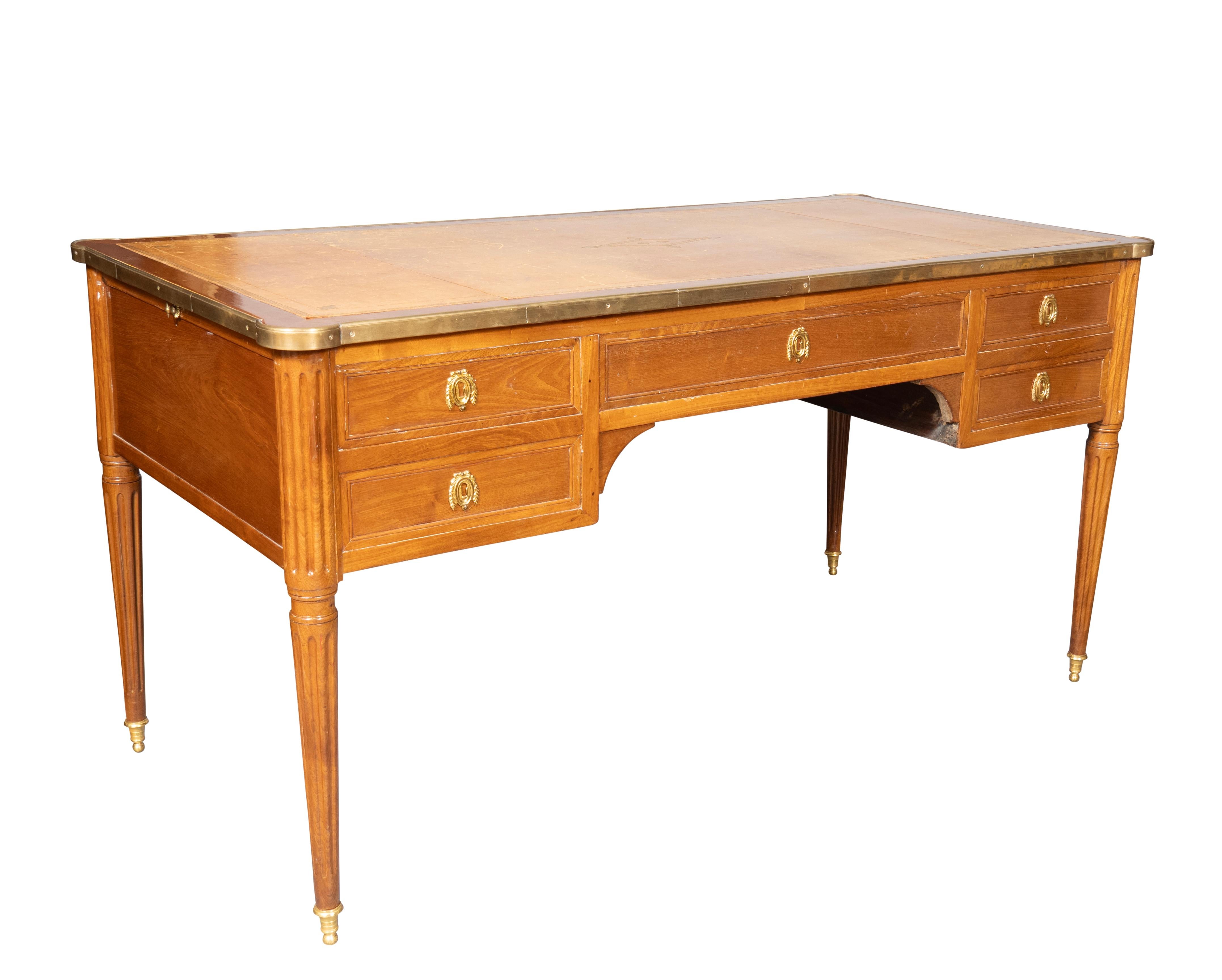 Mesa de escritorio de caoba estilo Luis XVI Francés en venta