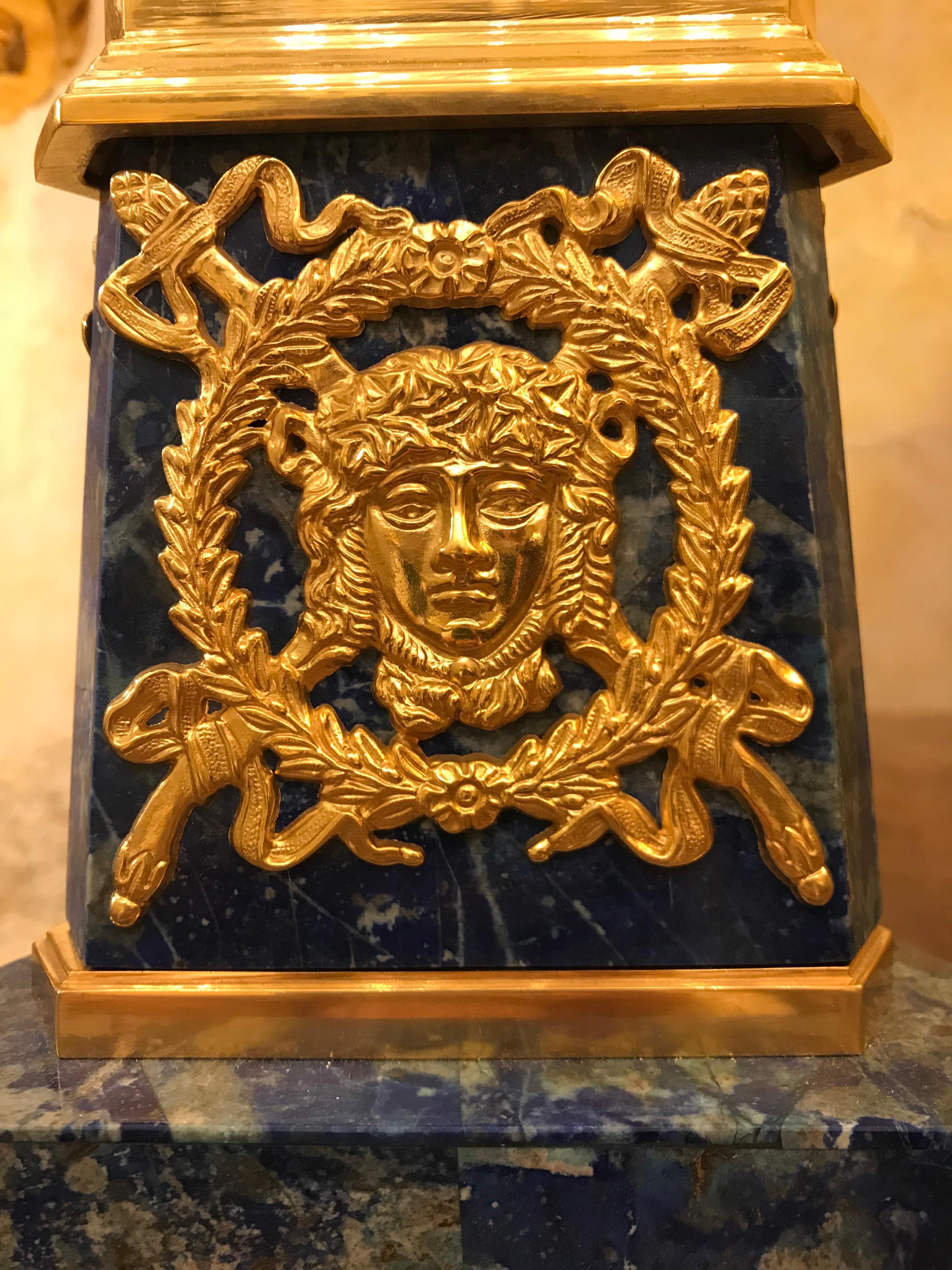 Doré Lampe de bureau de style Louis XVI en malachite et bronze doré par Gherardo Degli Albizzi en vente
