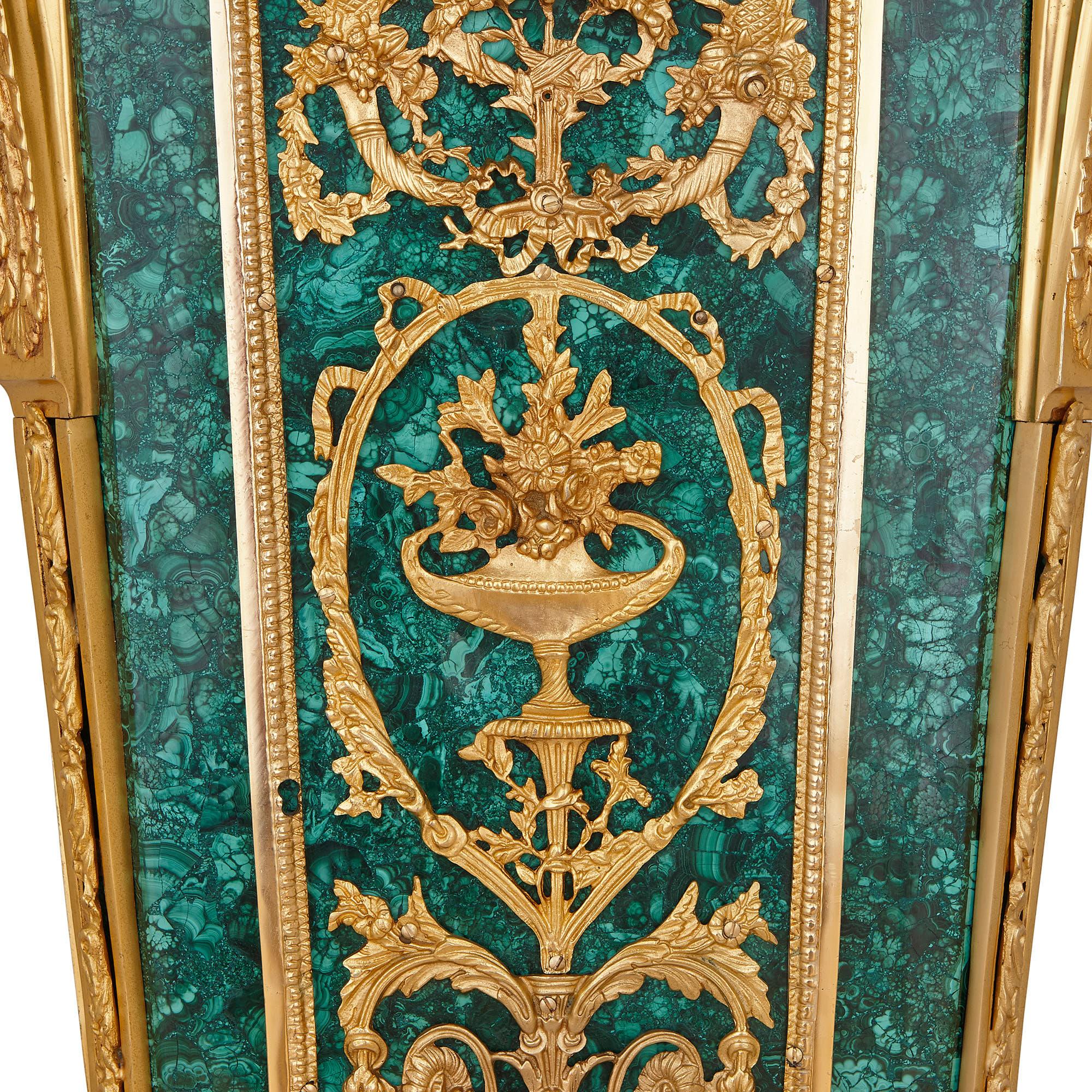 Louis XVI Stil Malachit und vergoldete Bronze Standuhr (20. Jahrhundert)