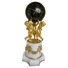 Uhr in Kugelform aus Marmor und vergoldeter Bronze im Louis-XVI.-Stil von Samuel Marte 