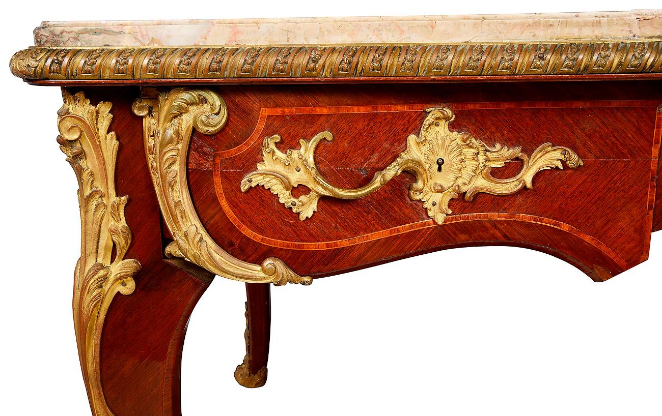 Mitteltisch mit Marmorplatte im Louis-XVI.-Stil, 19. Jahrhundert (Mahagoni) im Angebot