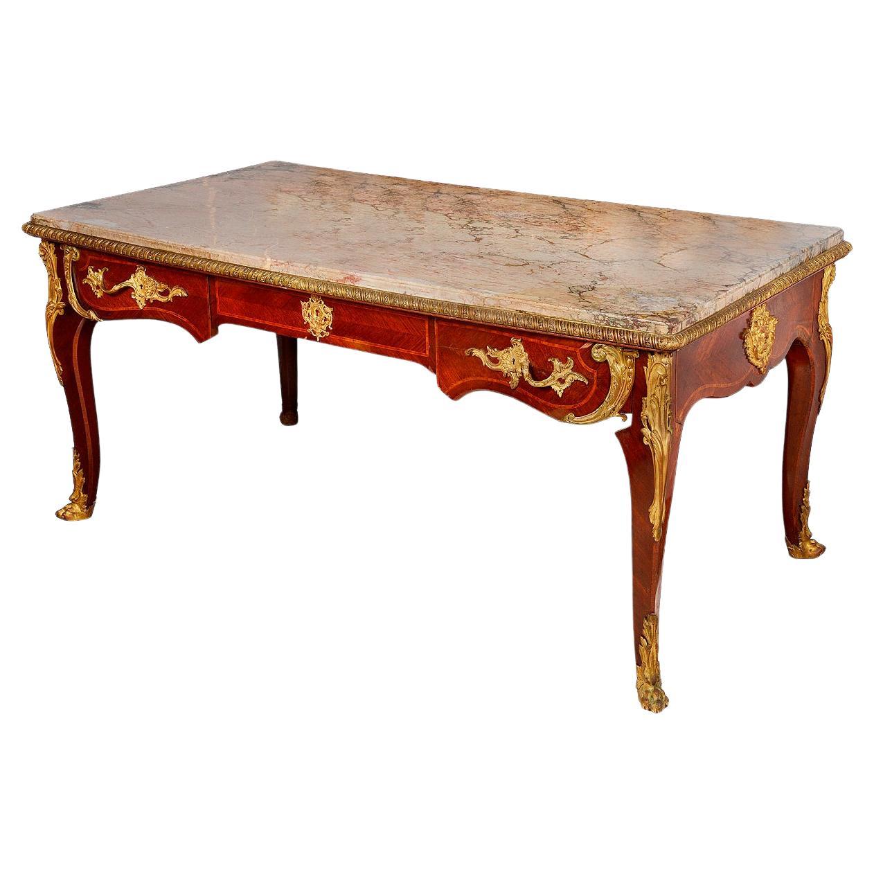 Table centrale à plateau de marbre de style Louis XVI, 19e siècle