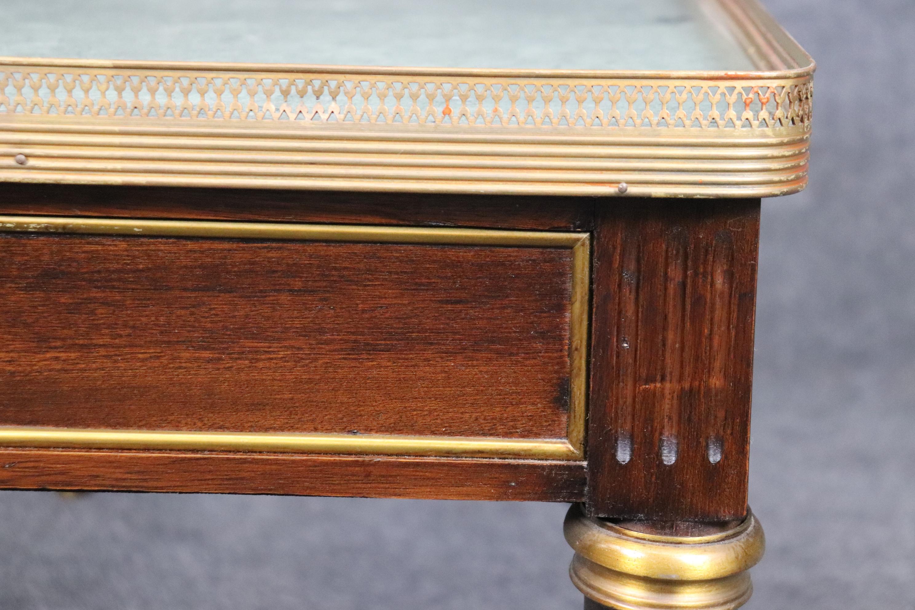 Table basse de style Louis XVI attribuée à la Maison Jansen en vente 4