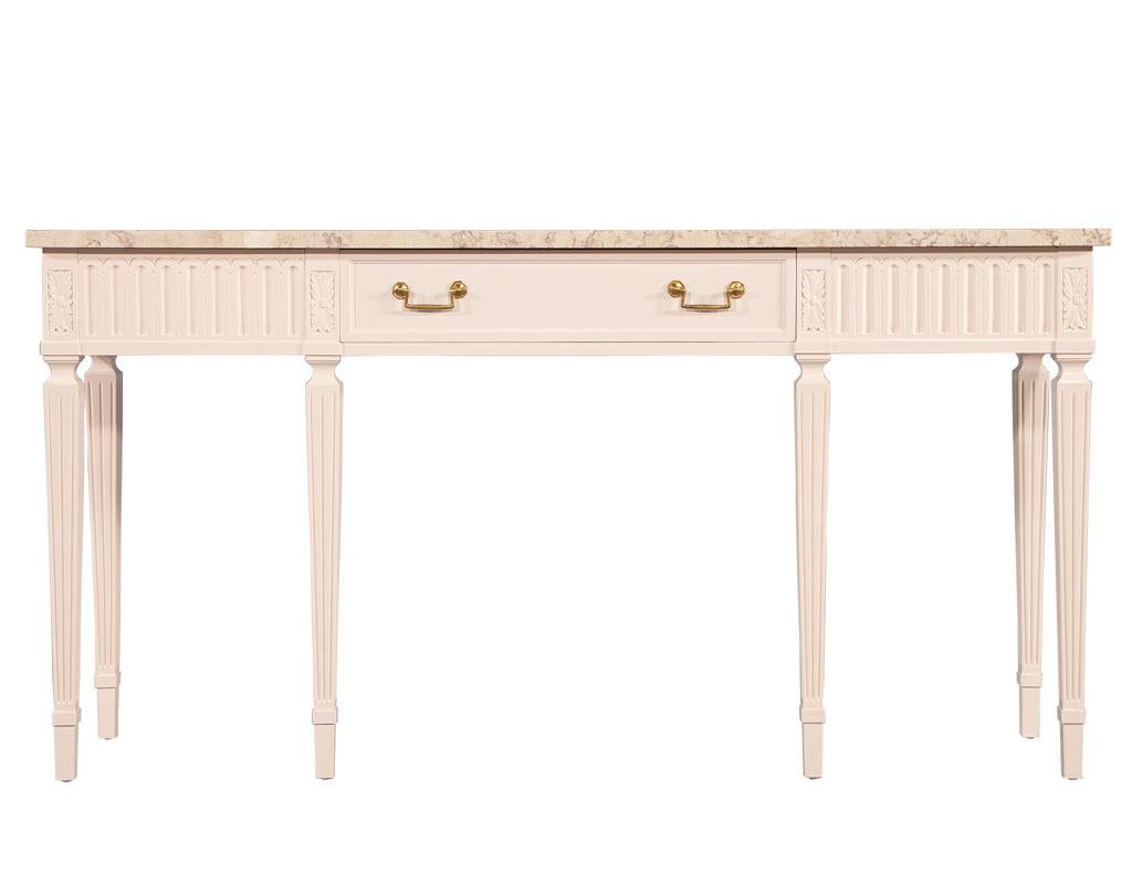 Table console de style Louis XVI à plateau en marbre en vente 3