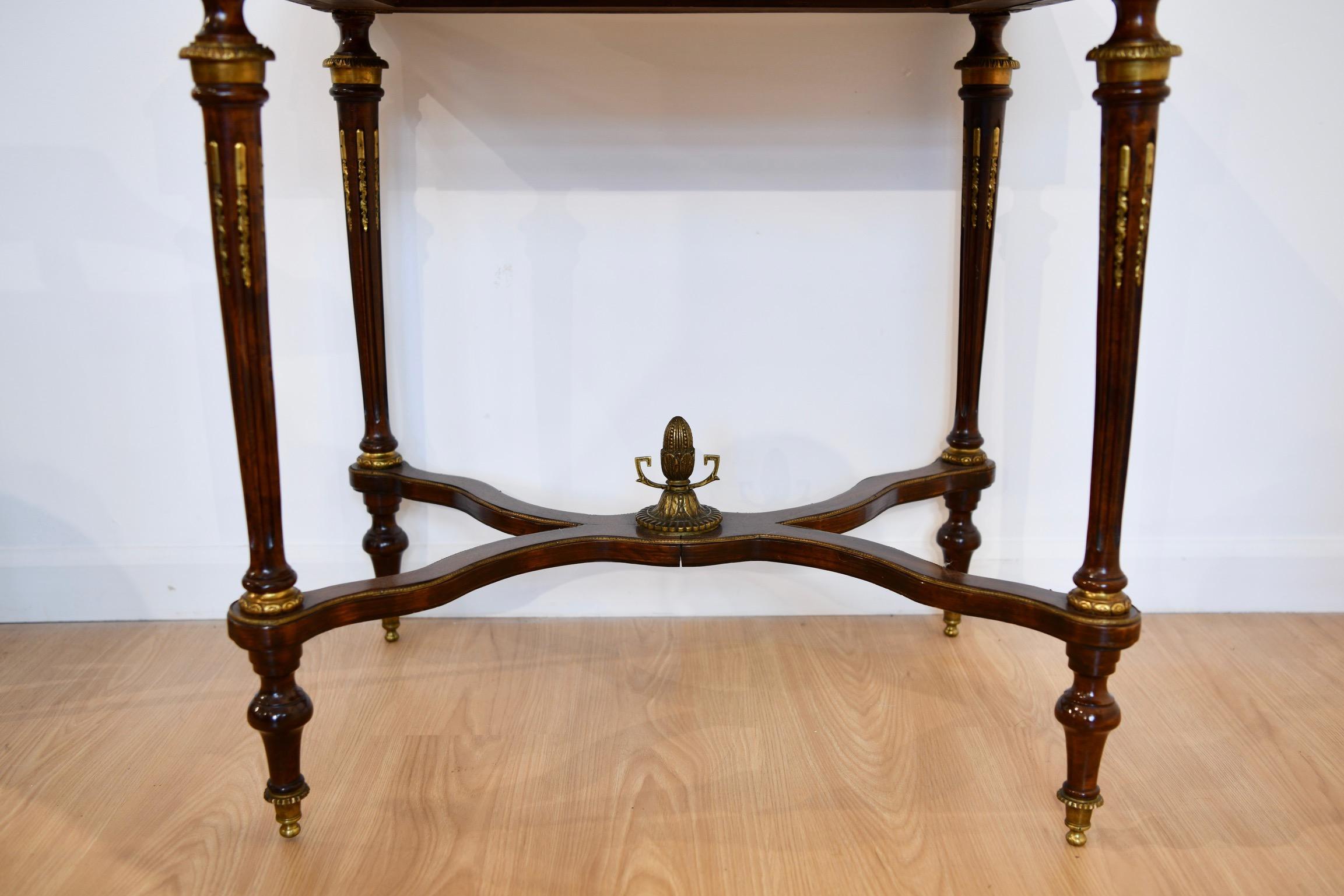 Louis XVI-Style Marquetry Inlaid Writing Table For Sale 4