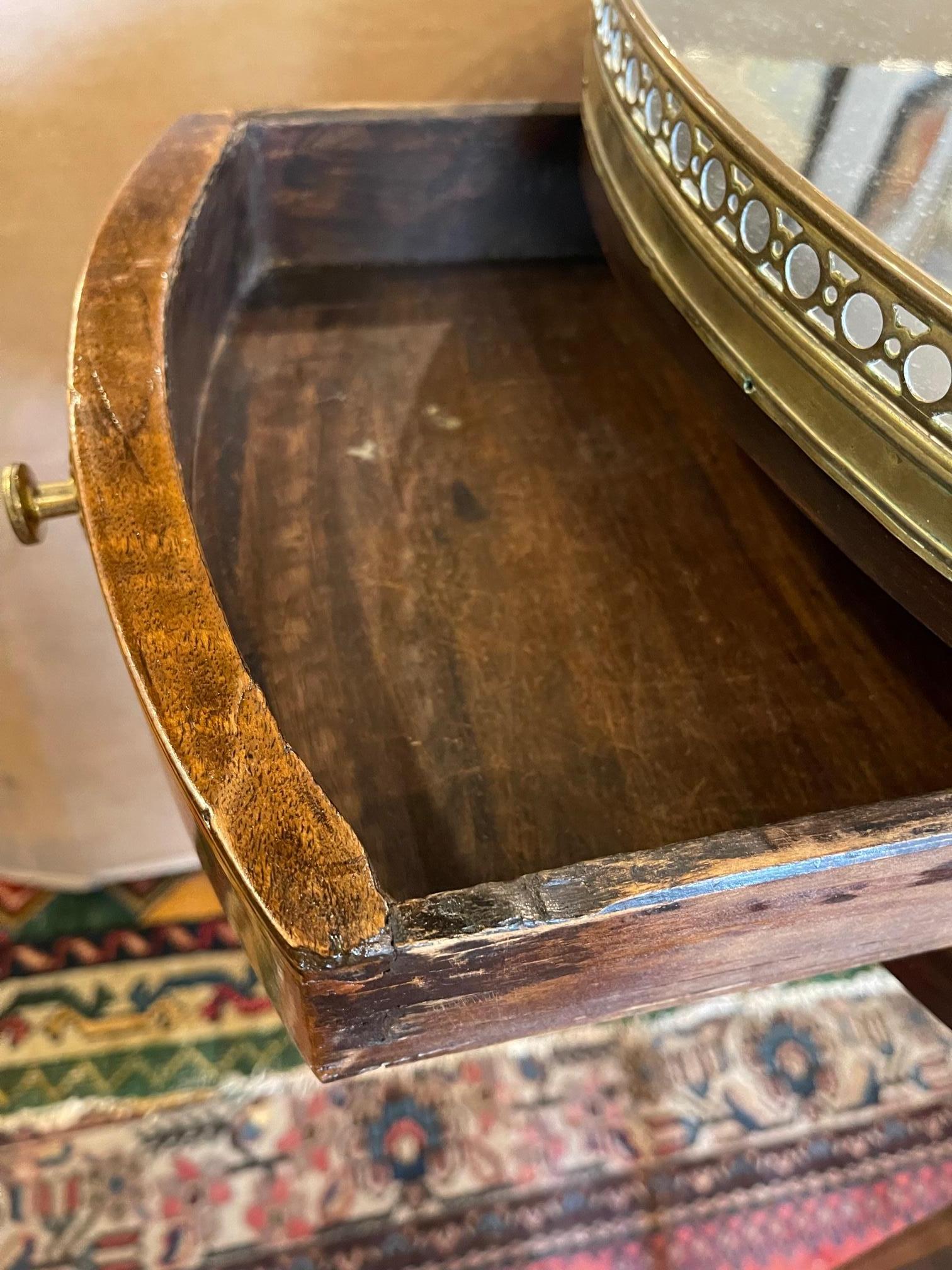 Louis XVI Style Marquetry Marble-Top Gueridon with a Gallery, Early 20th Century 7