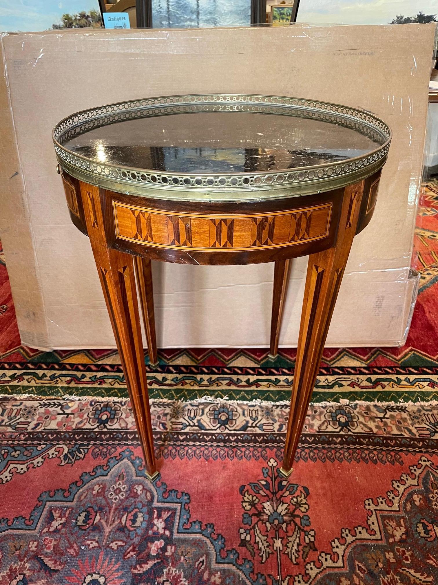Louis XVI Style Marquetry Marble-Top Gueridon with a Gallery, Early 20th Century 3