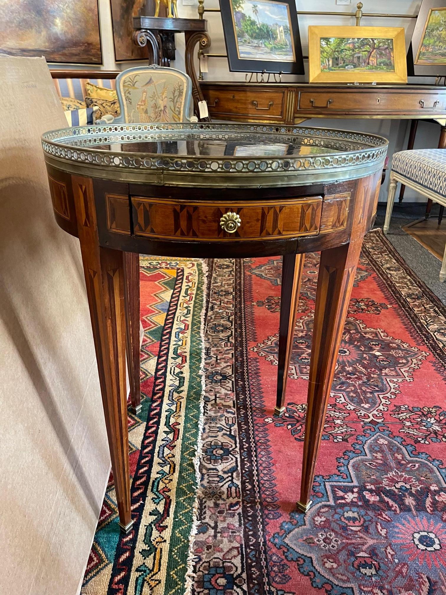 Louis XVI Style Marquetry Marble-Top Gueridon with a Gallery, Early 20th Century 4