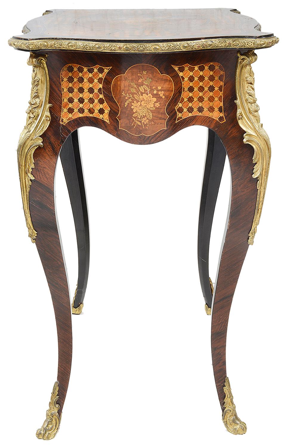 Mesa auxiliar o de trabajo de marquetería estilo Luis XVI, hacia 1890 Marquetería en venta