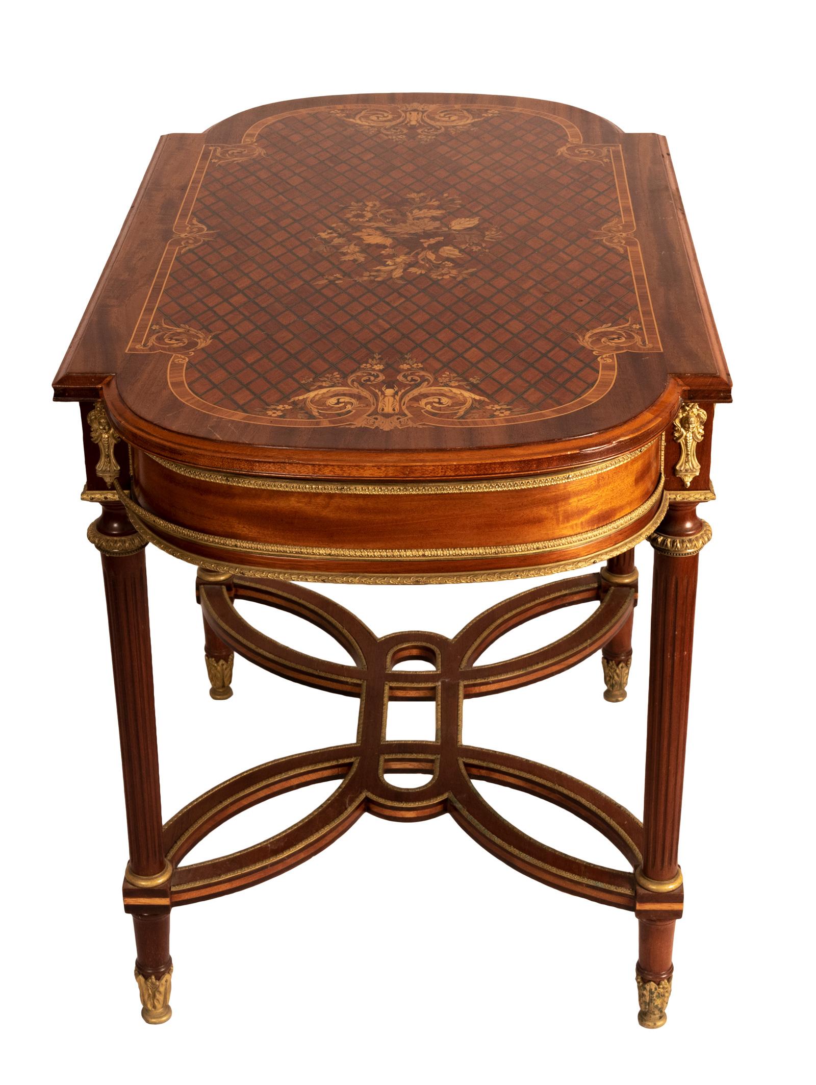 marqueterie table