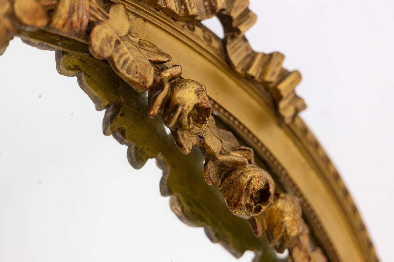 Fino al XVIII secolo Specchio in stile Luigi XVI in legno dorato e intagliato, 1880 circa in vendita