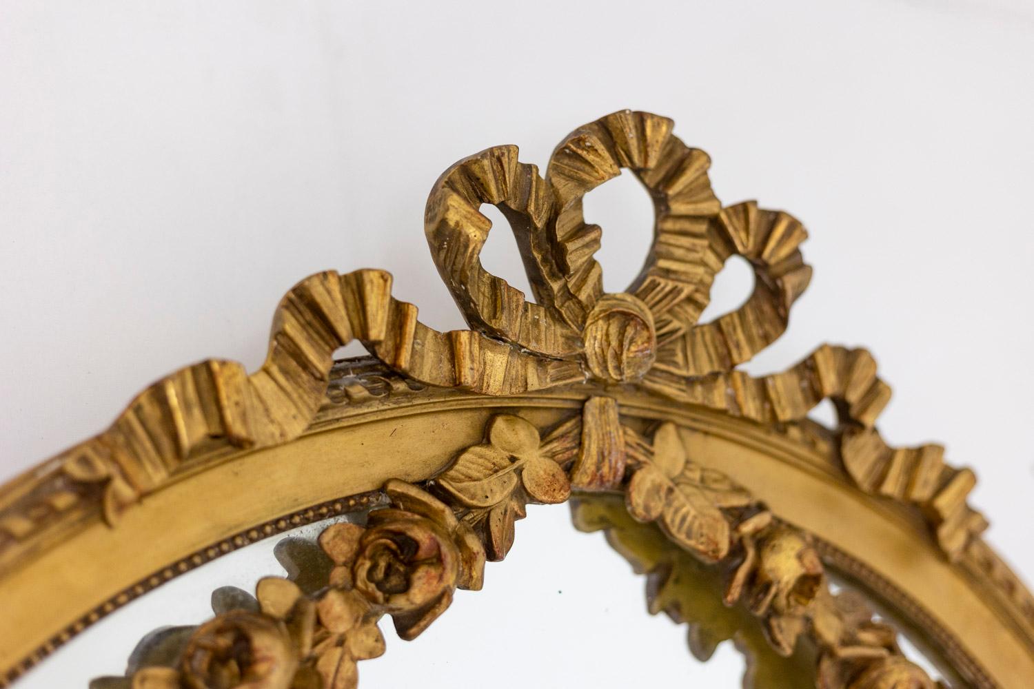 Louis XVI Style Mirror in Gilded and Carved Wood, circa 1880 For Sale 3
