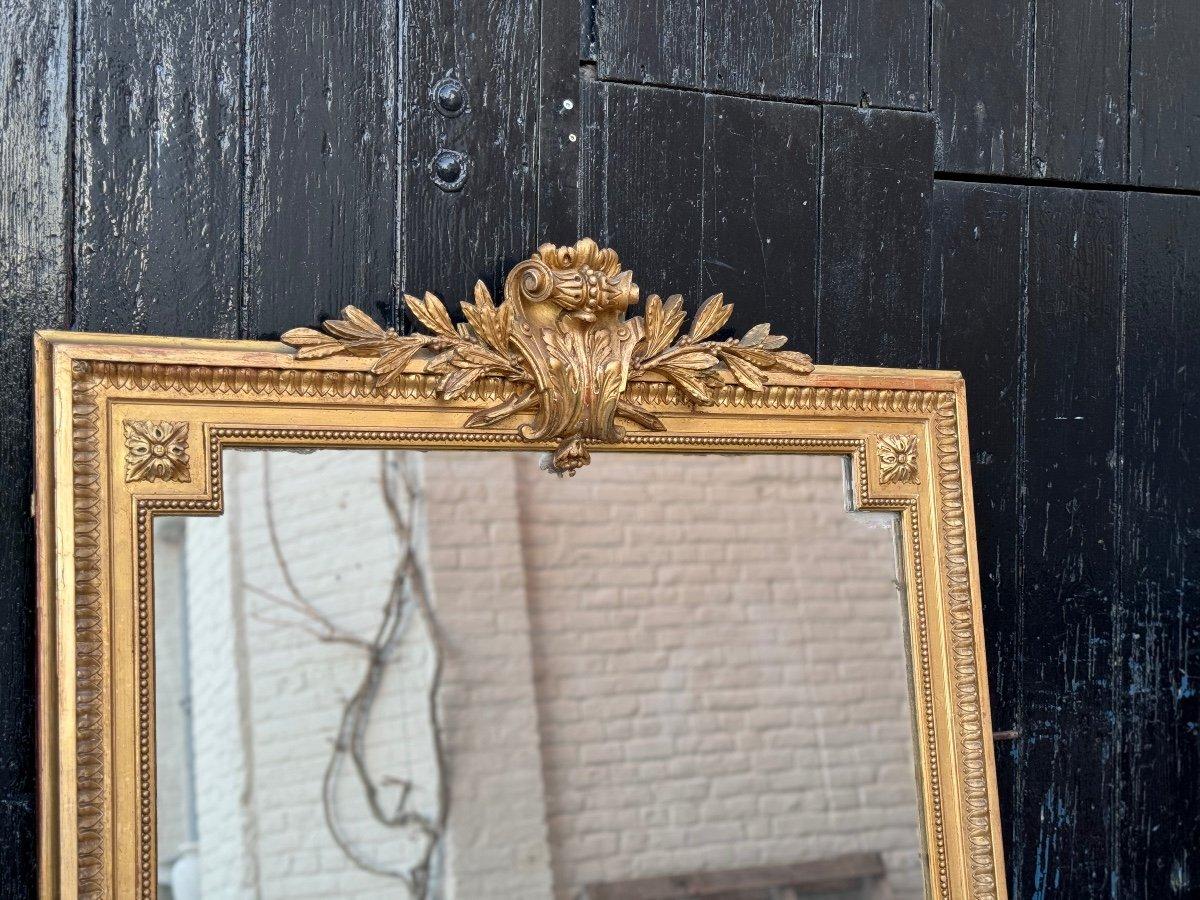 Bois Miroir de style Louis XVI en bois stuqué et doré Circa 1880 en vente