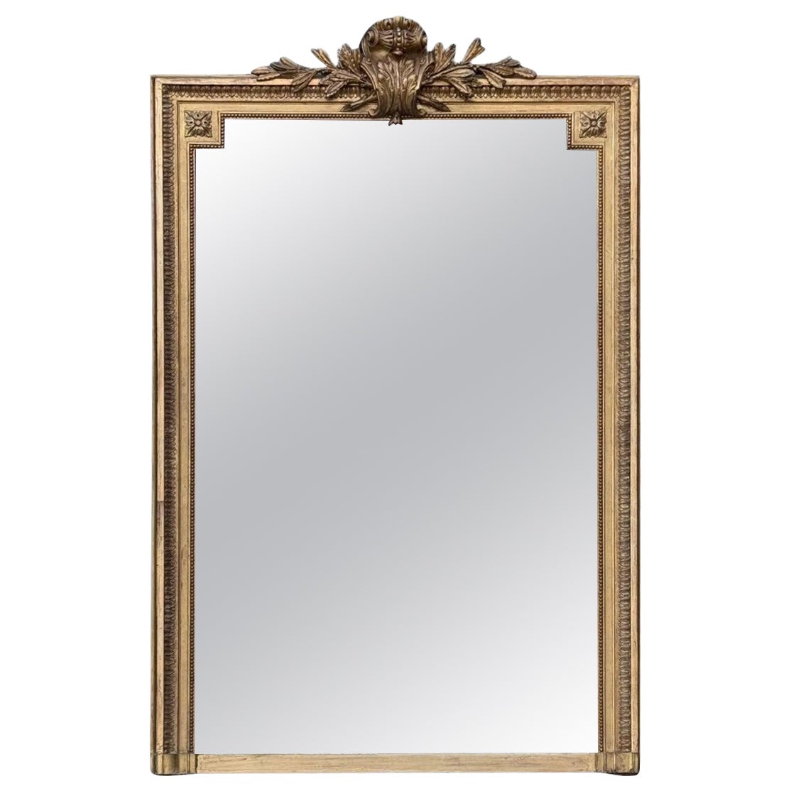 Miroir de style Louis XVI en bois stuqué et doré Circa 1880