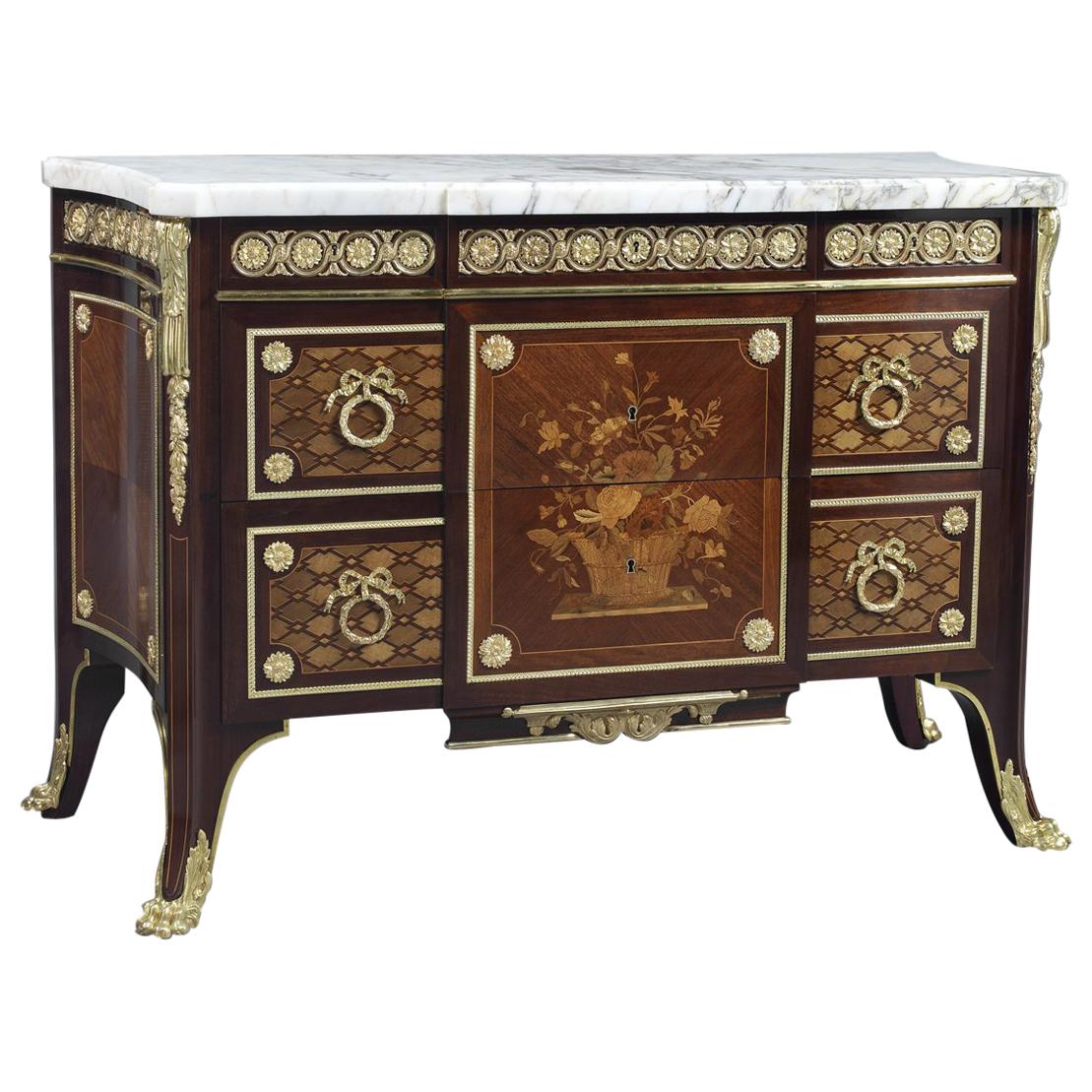 Commode néoclassique de style Louis XVI à la manière de Riesener, datant d'environ 1890 en vente