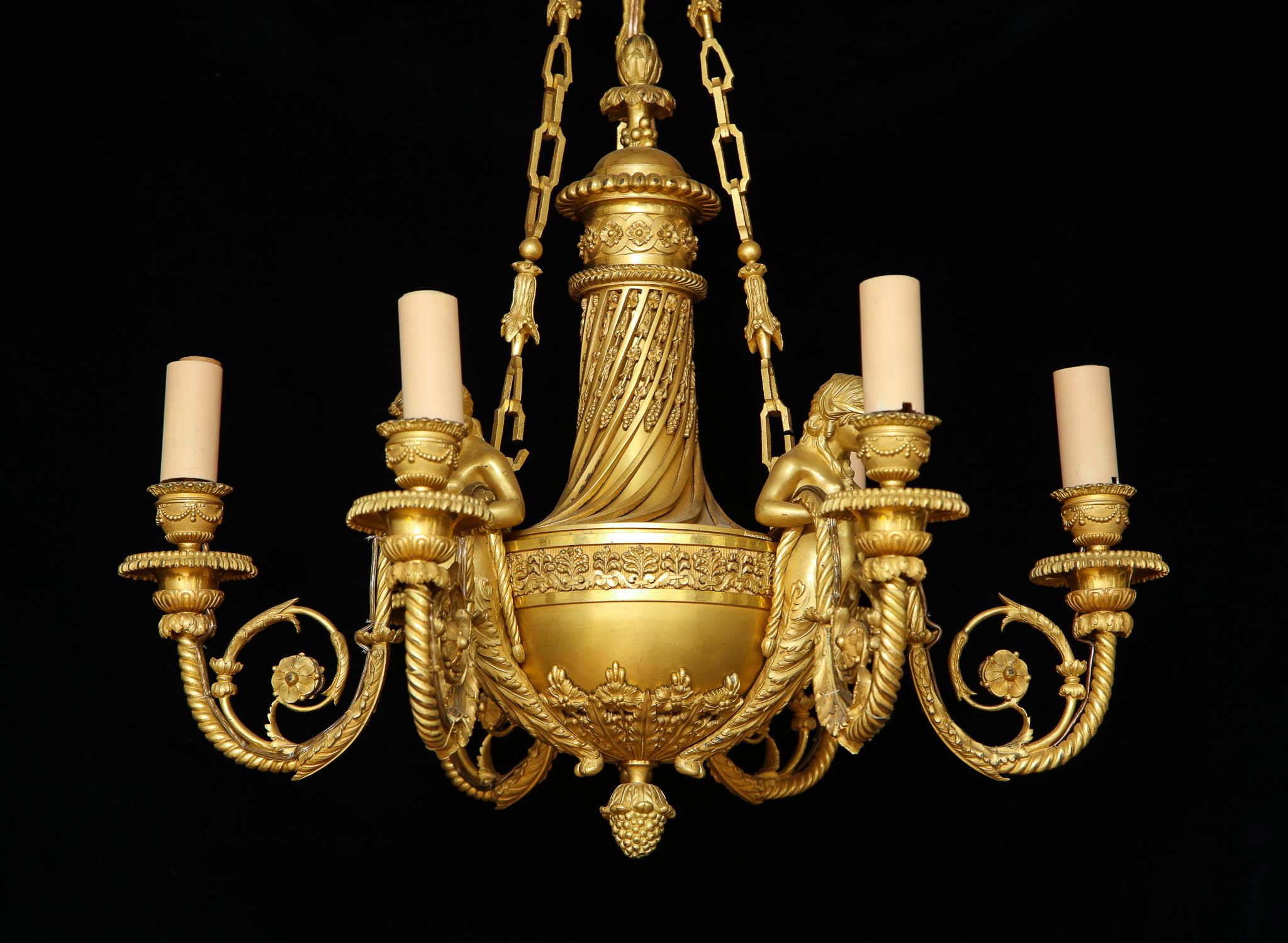 Français Lustre à 6 lumières de style néoclassique Louis XVI en bronze doré par Alfred Beurdeley en vente