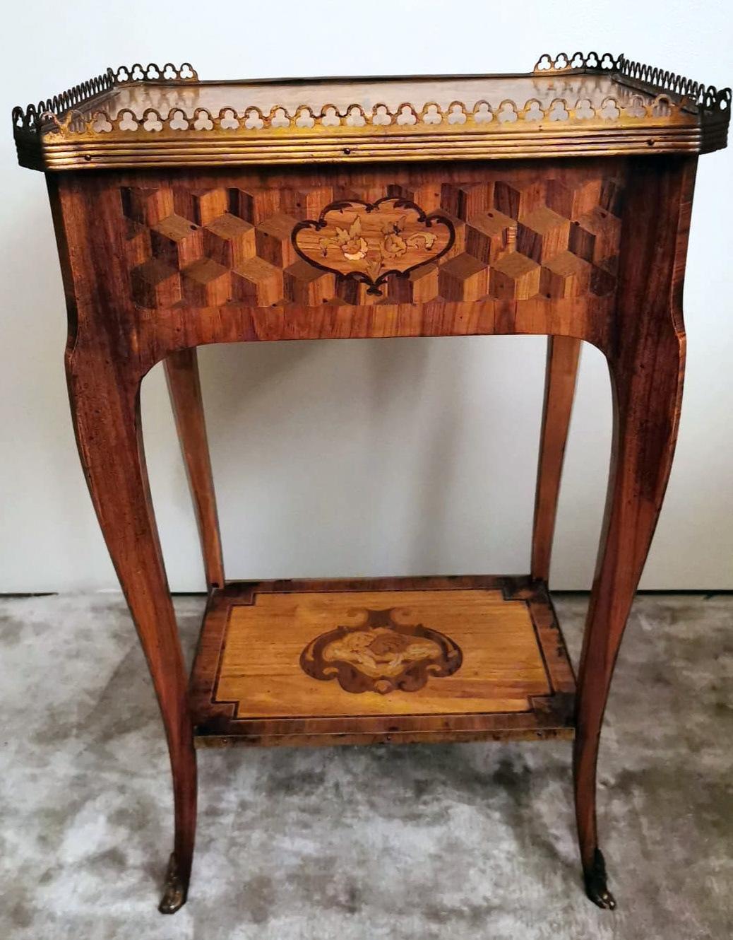 Louis XVI Style Nightstand in Walnut with Legs and Drawer For Sale 9