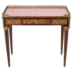 Table à écrire en acajou et bronze doré de style Louis XVI