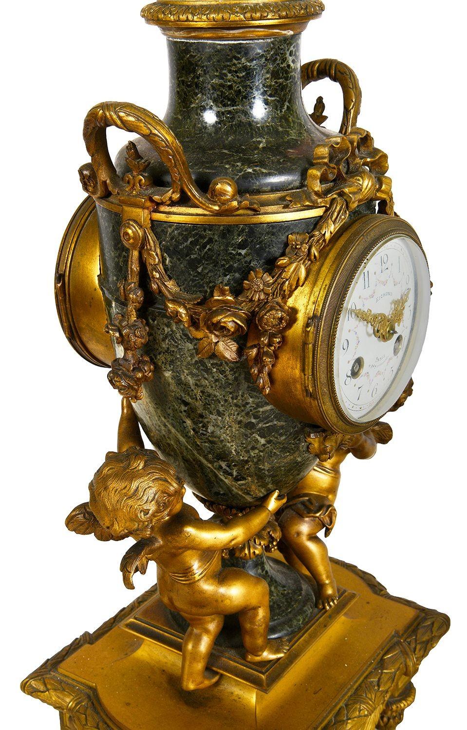Louis XVI-Stil Ormolu-Uhrenset, 19. Jahrhundert (Louis XVI.) im Angebot
