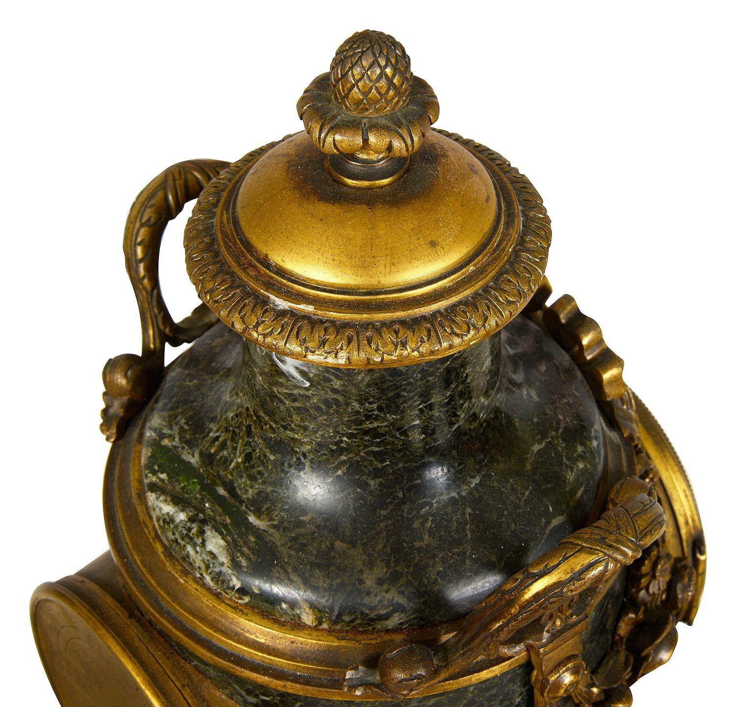 Louis XVI-Stil Ormolu-Uhrenset, 19. Jahrhundert im Zustand „Gut“ im Angebot in Brighton, Sussex