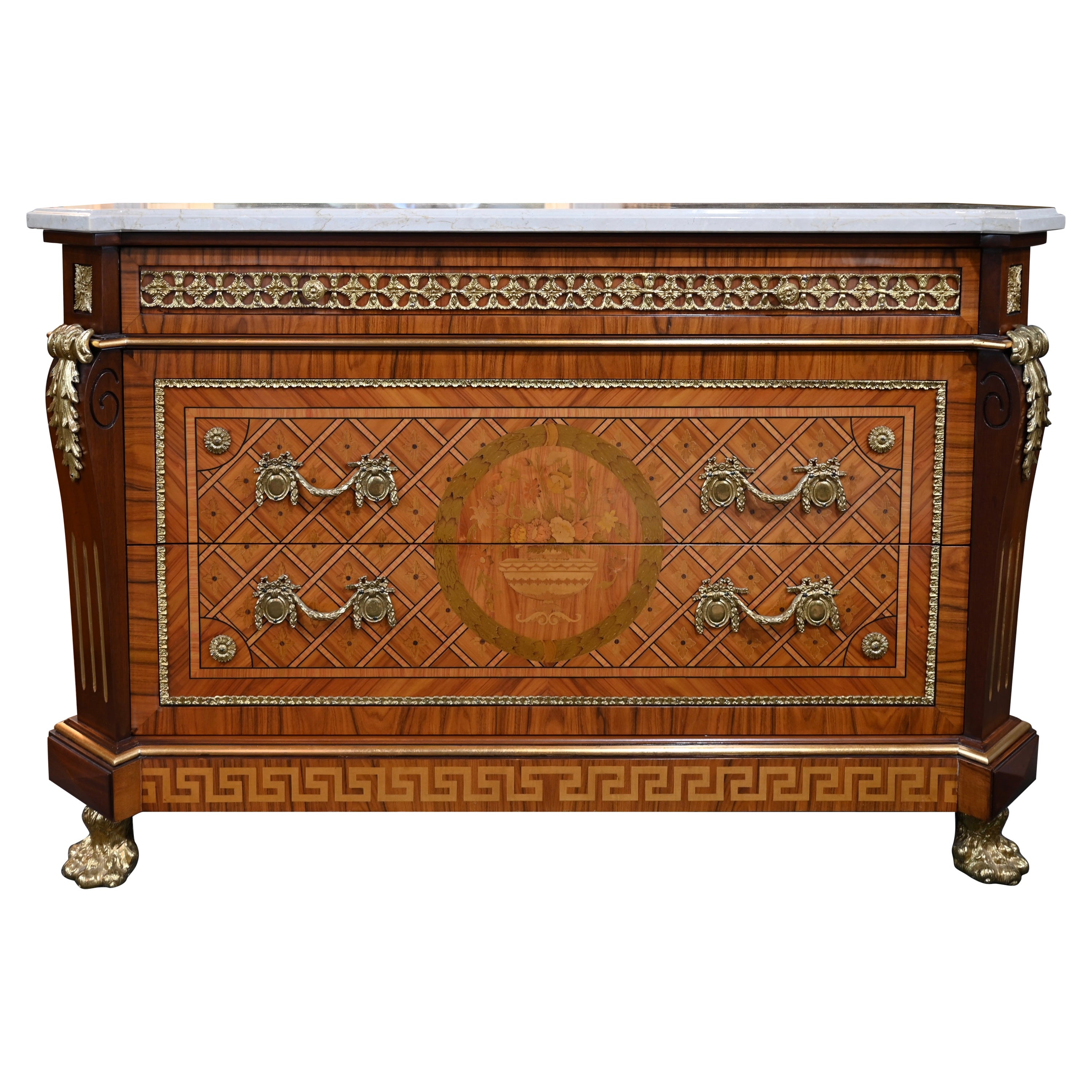 Cómoda montada de Ormolu estilo Luis XVI con encimera de mármol blanco italiano en venta