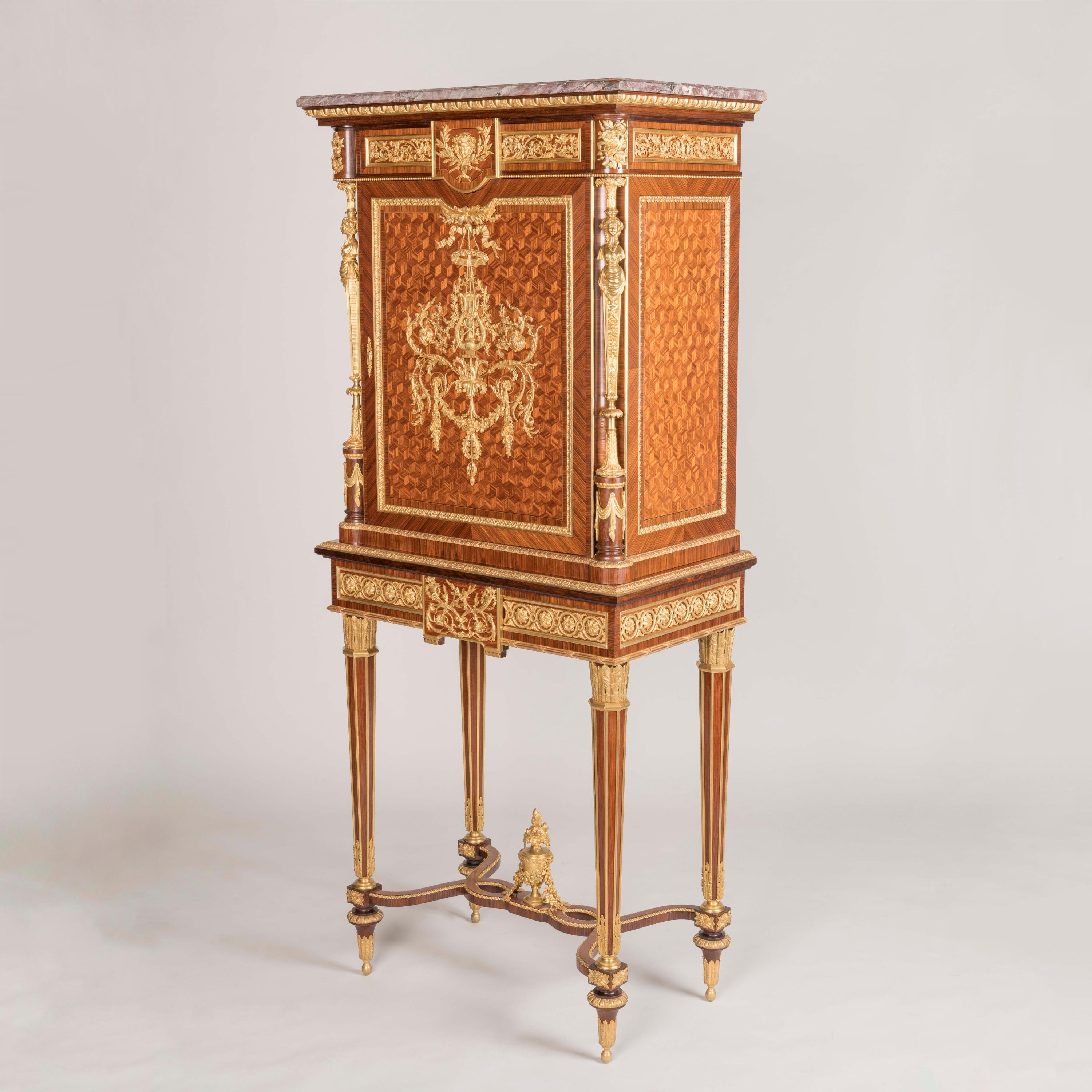 Francese Cabinet in legno di Re in stile Luigi XVI con montatura in ormù di François Linke in vendita