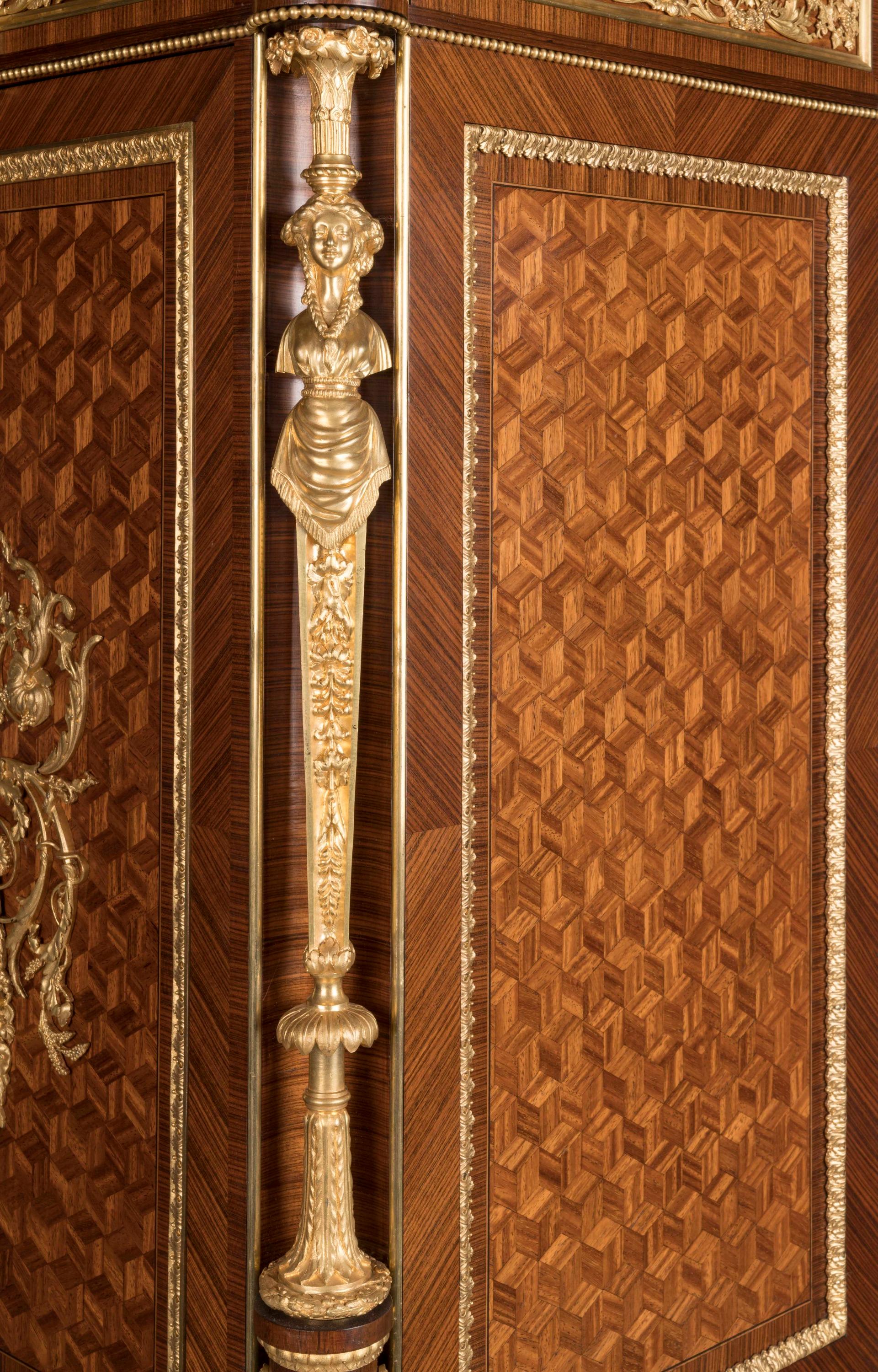 Cabinet in legno di Re in stile Luigi XVI con montatura in ormù di François Linke in vendita 1