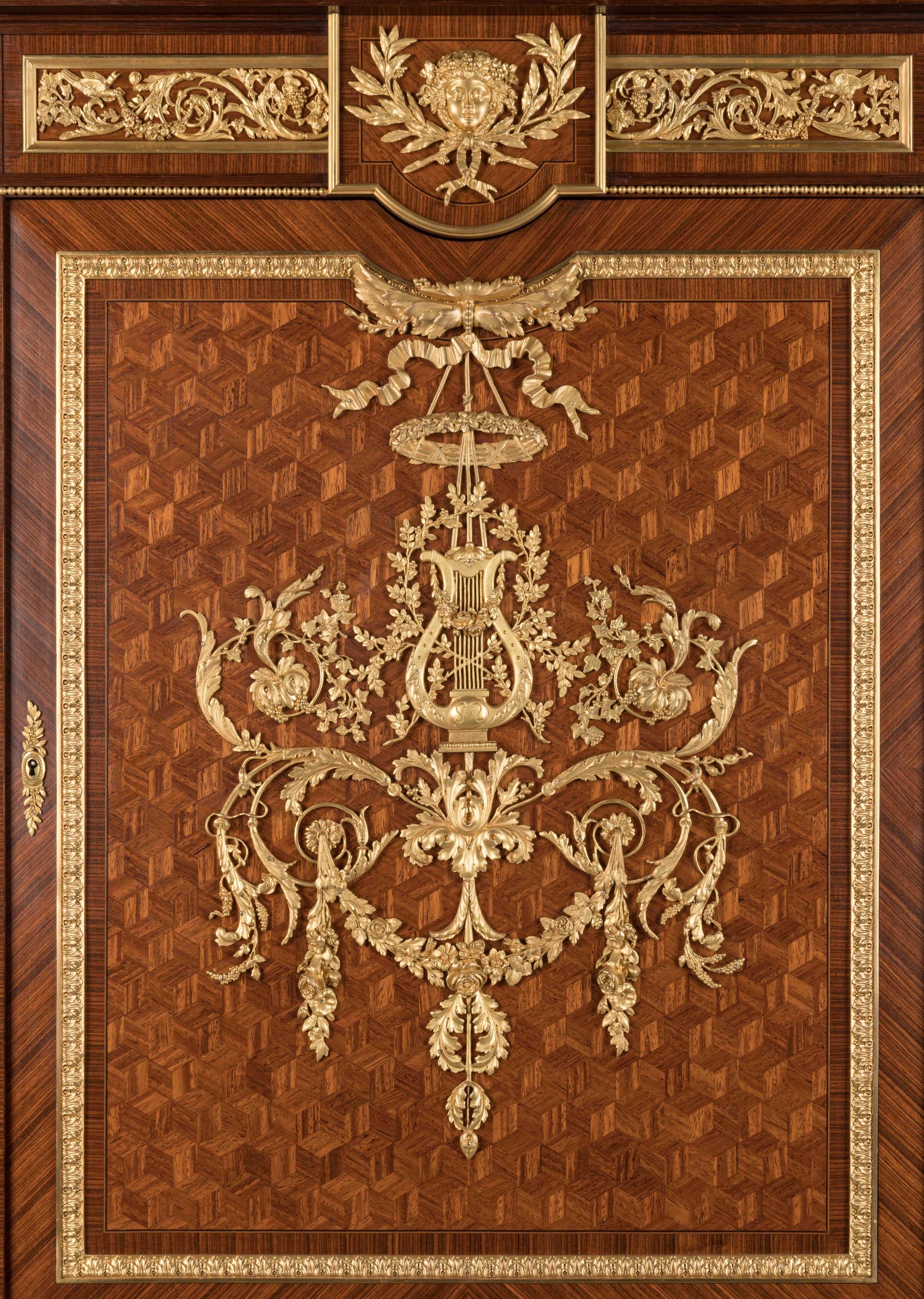 Cabinet in legno di Re in stile Luigi XVI con montatura in ormù di François Linke in vendita 2