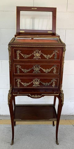 Vitrina de madera de rey montada en ormolu estilo Luis XVI, París, circa 1900