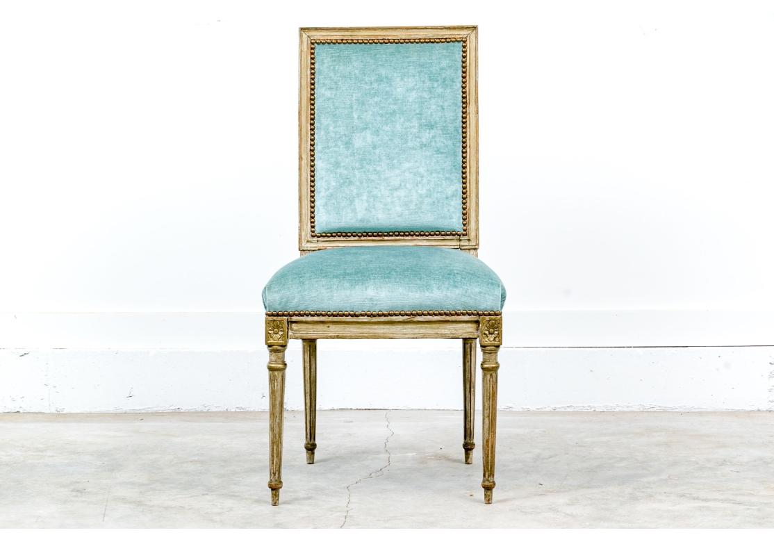 Chaise d'appoint décorée à la peinture de style Louis XVI Abîmé - En vente à Bridgeport, CT