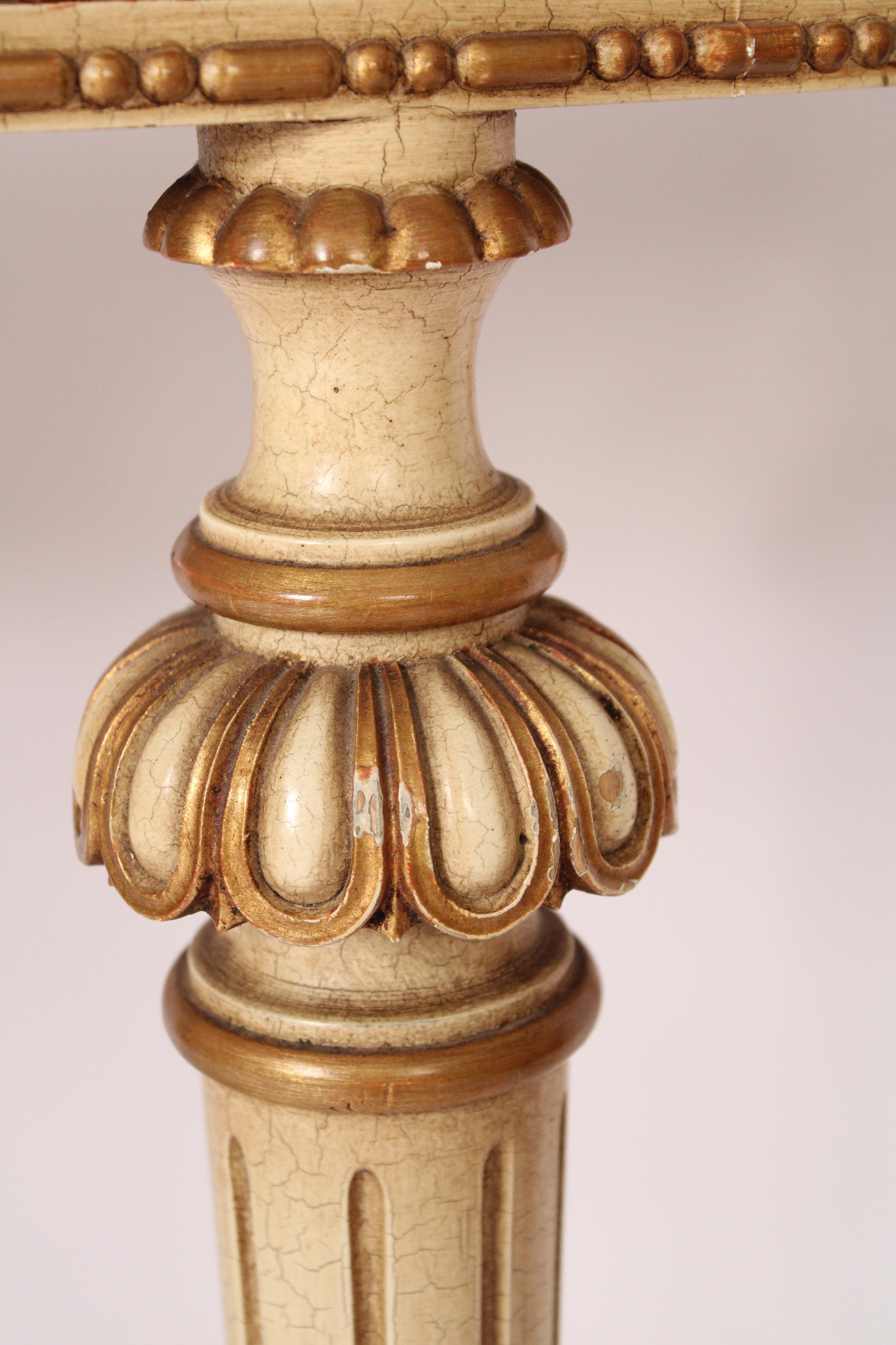 Gemalter und vergoldeter Konsolentisch im Stil Louis XVI im Angebot 4