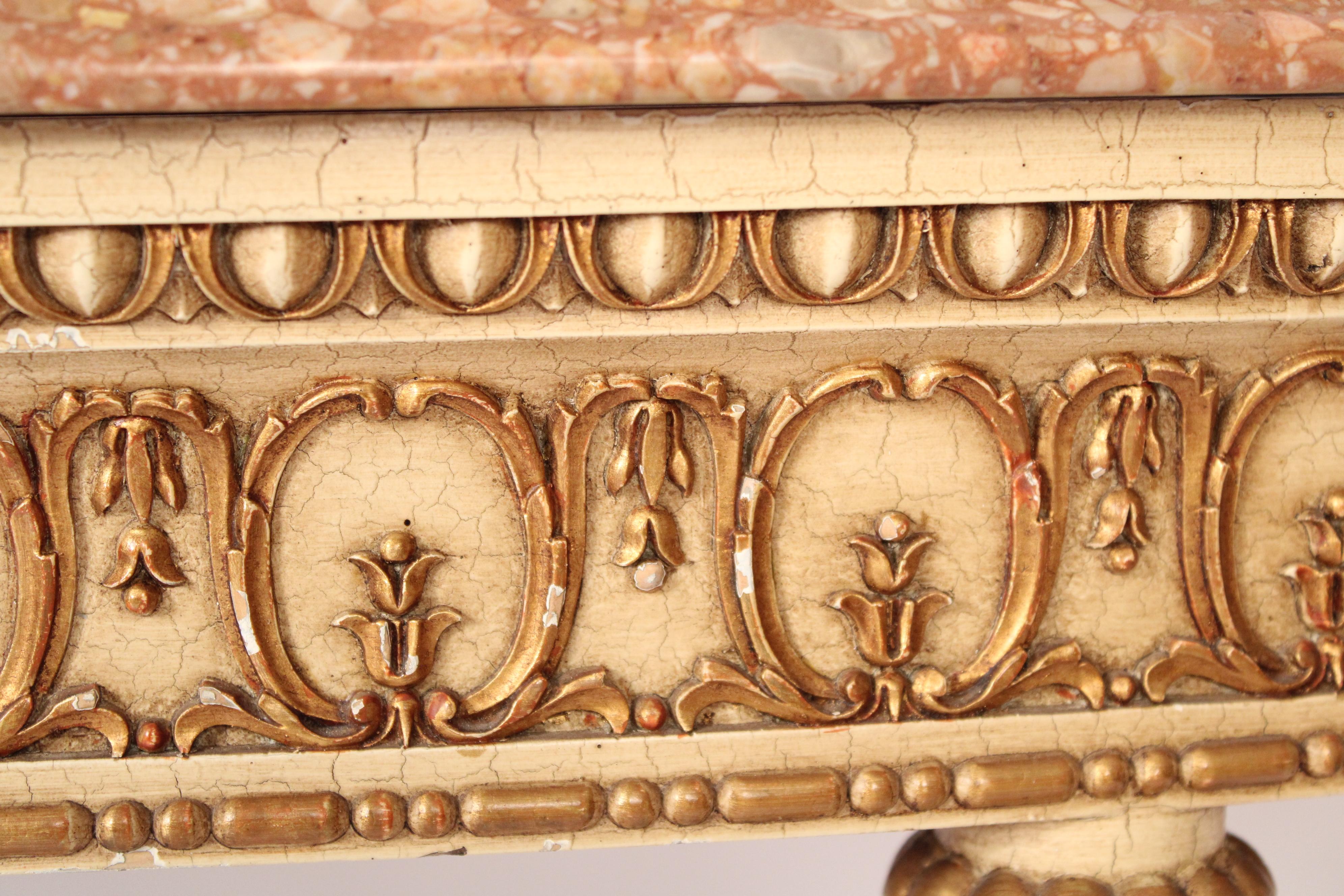 Table console de style Louis XVI peinte et décorée de dorures en vente 3