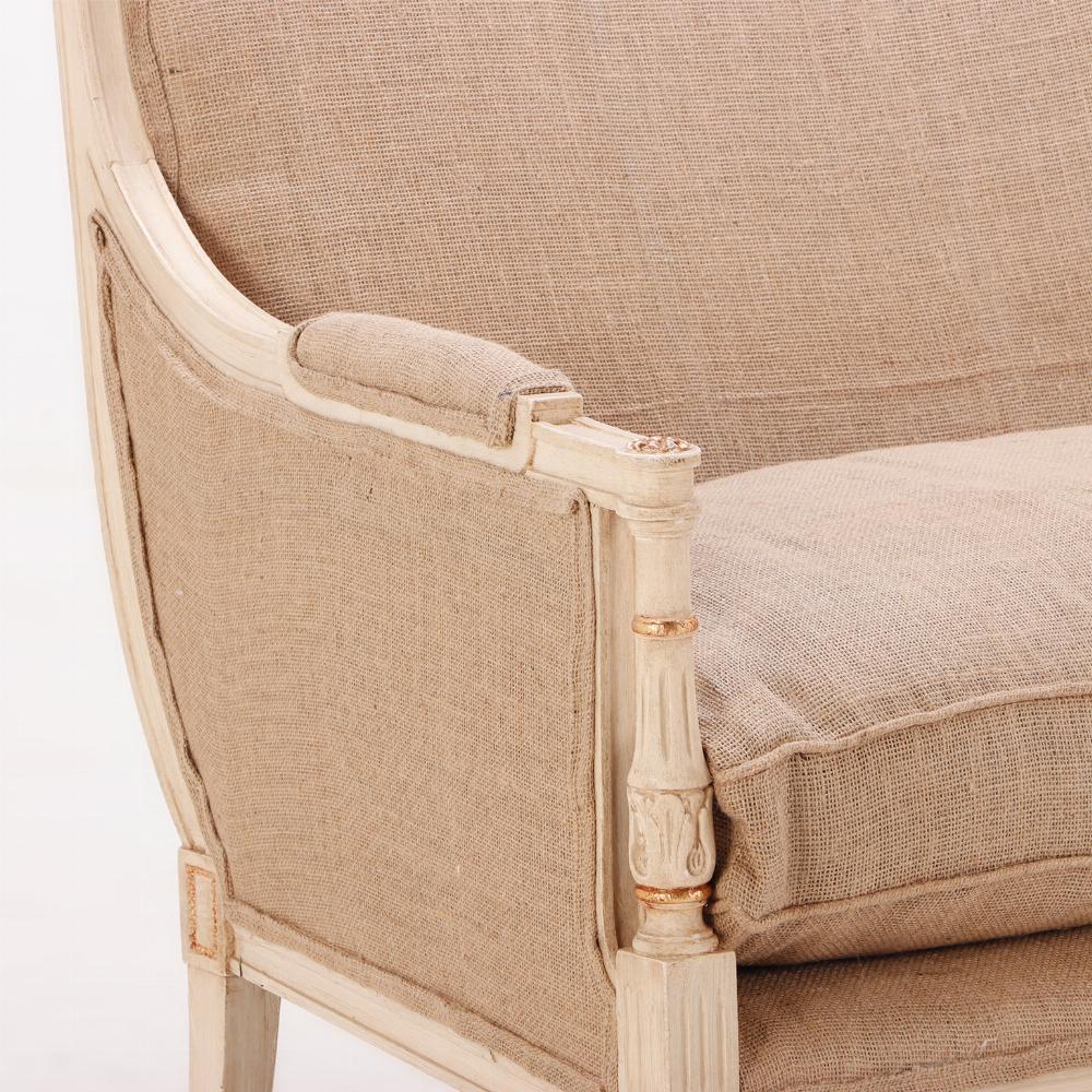 Sillón marqués de estilo Luis XVI pintado y dorado C 1950. mediados del siglo XX en venta