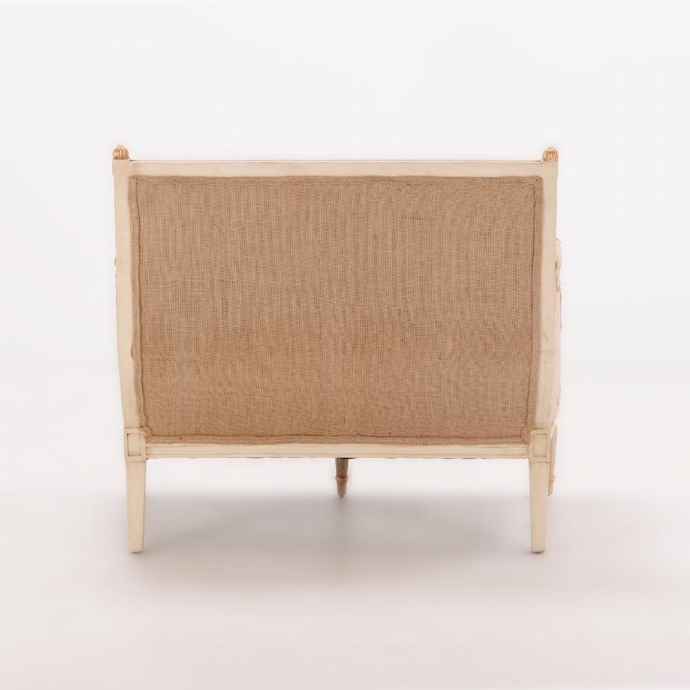 Sillón marqués de estilo Luis XVI pintado y dorado C 1950. en venta 1