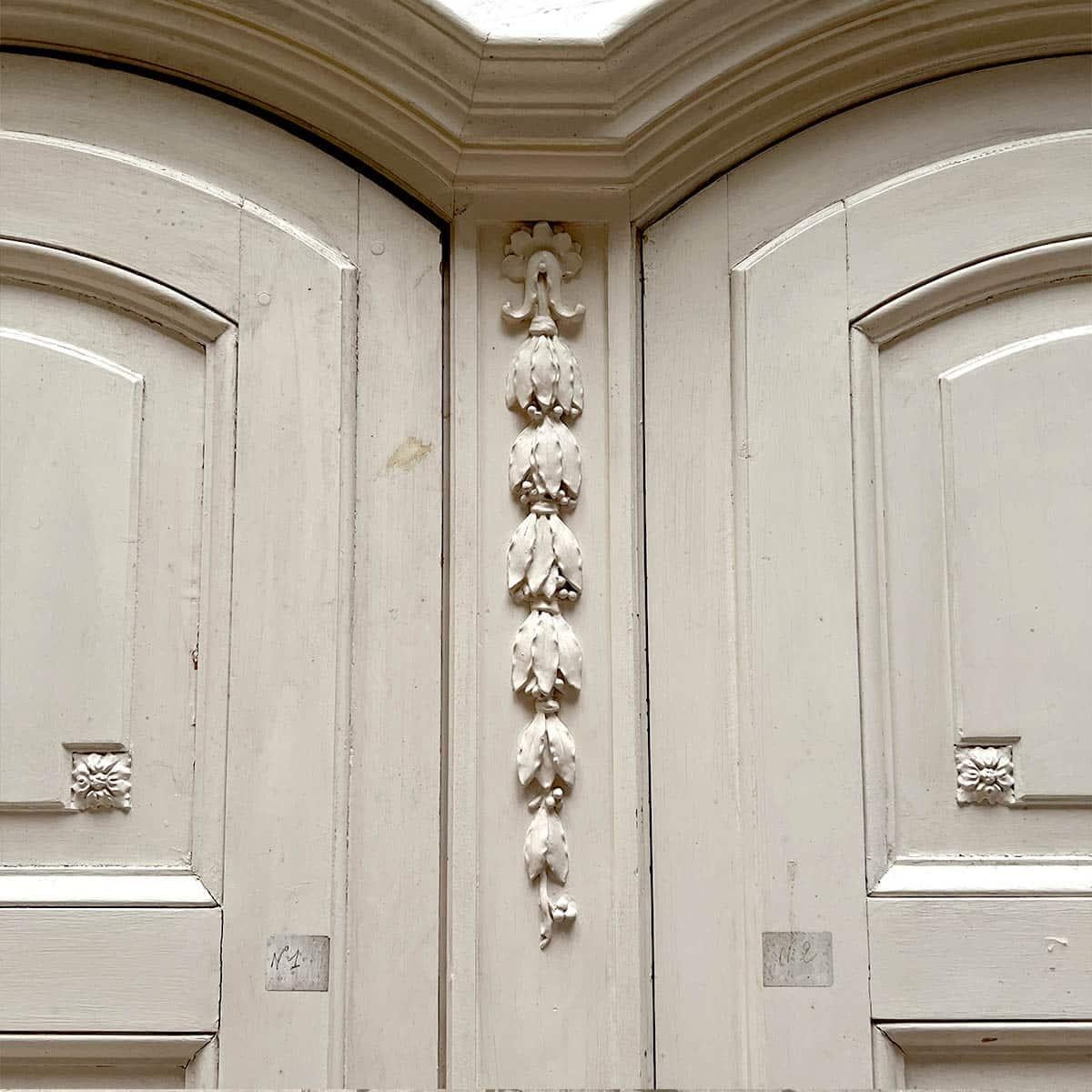 Louis XVI Style Painted Armoire in Carved Wood, France, Late 19th Century For Sale 1